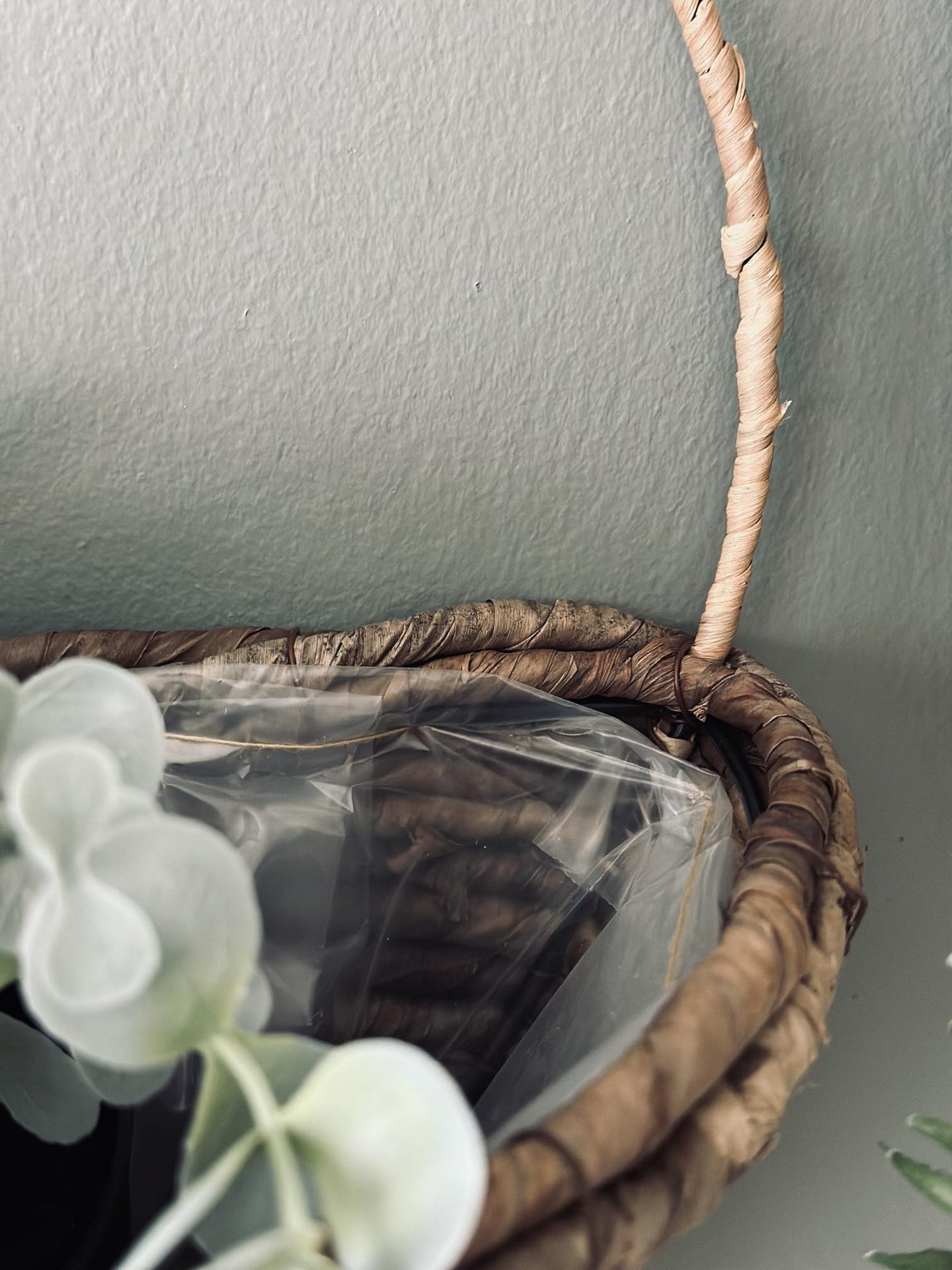 Plantekurv NALA i bananblade – Stor - VIAMAJA.DK