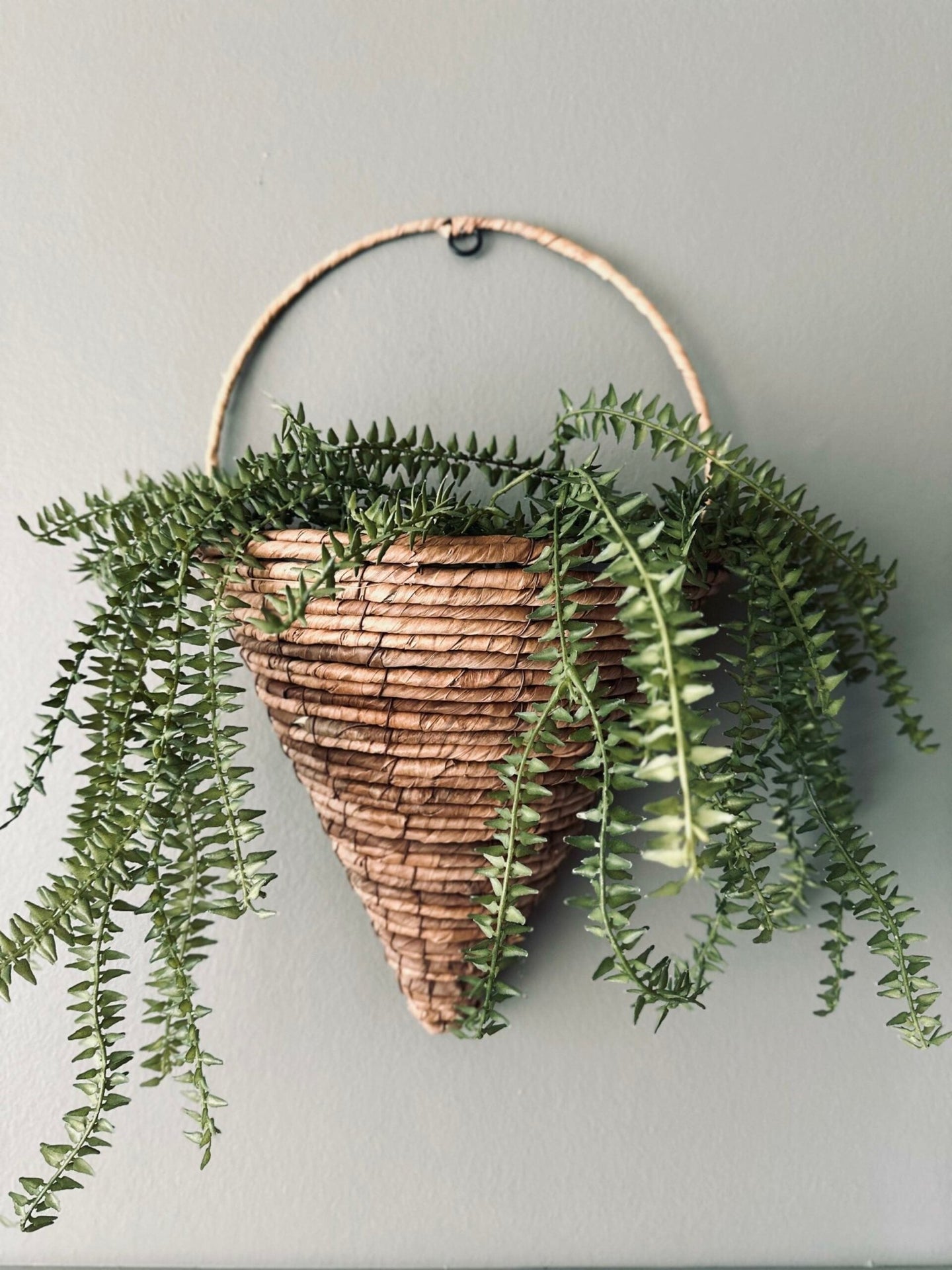 Plantekurv NALA i bananblade – Stor - VIAMAJA.DK