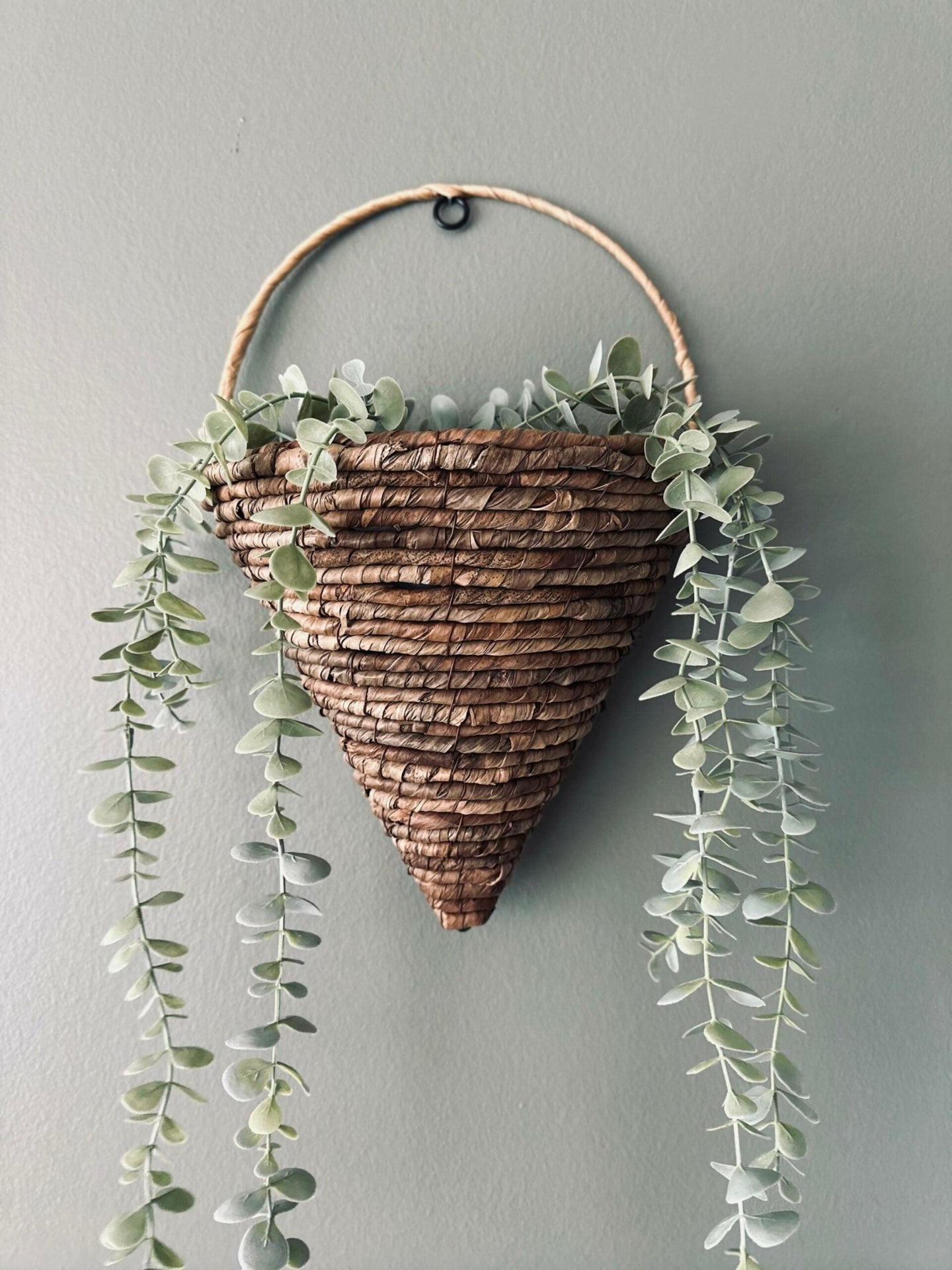 Plantekurv NALA i bananblade – Stor - VIAMAJA.DK