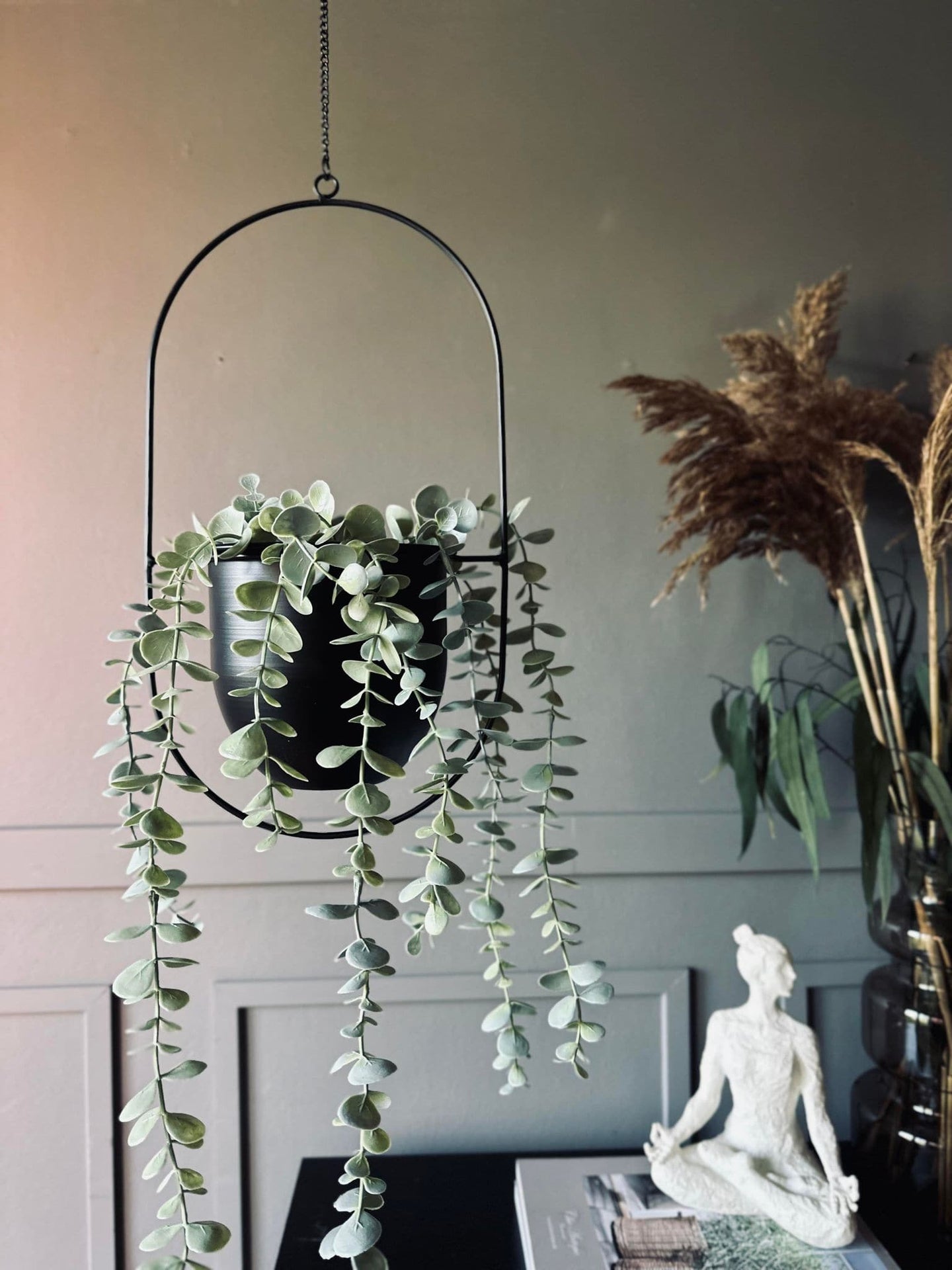 Potte med ophæng i Black - VIAMAJA.DK