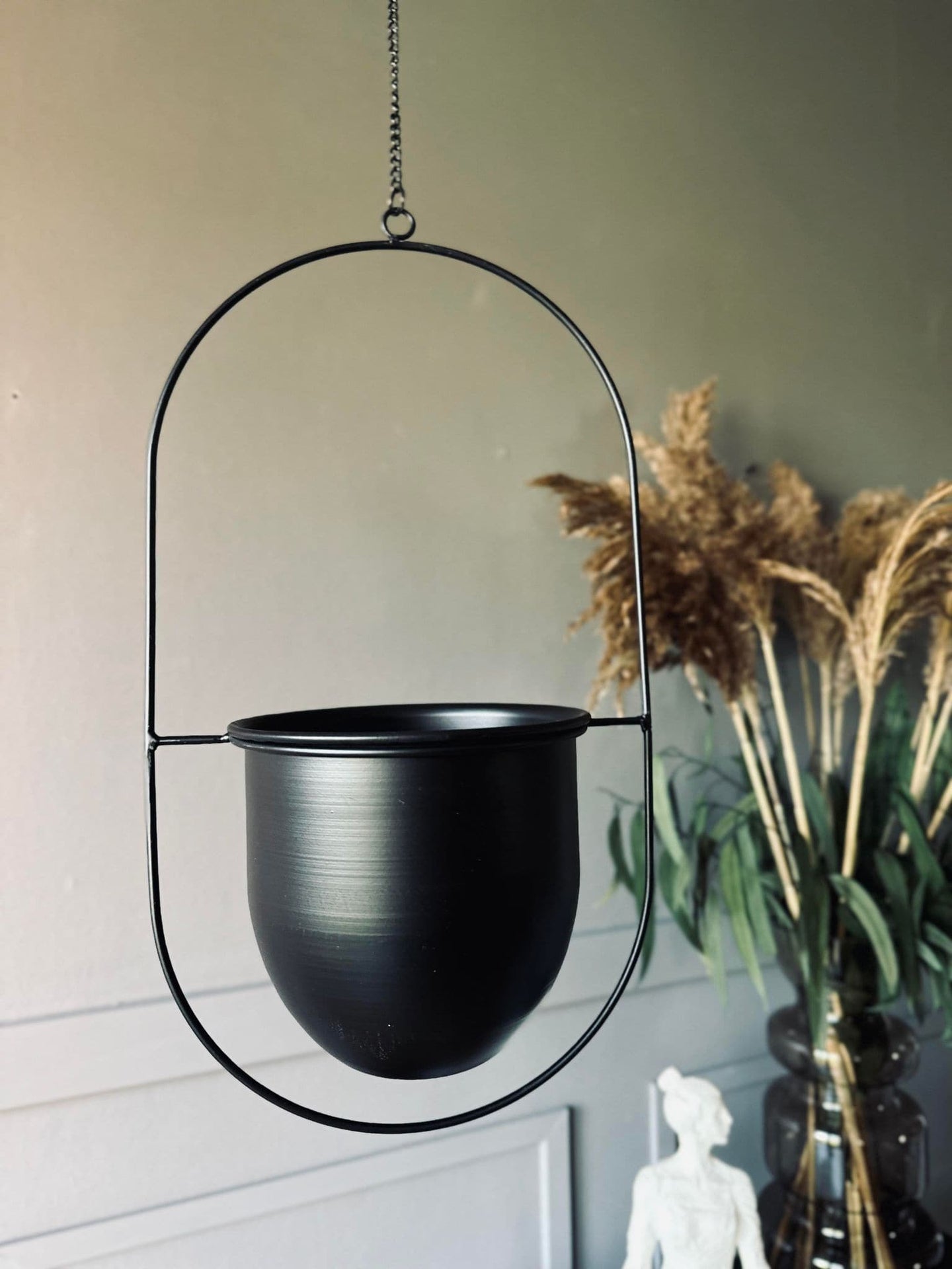 Potte med ophæng i Black - VIAMAJA.DK