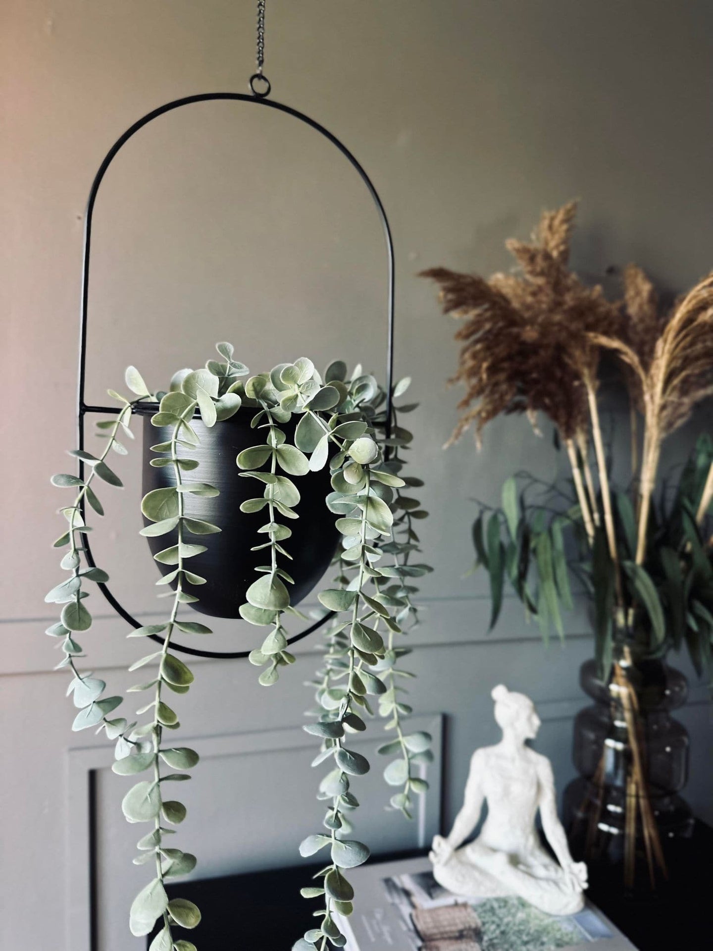 Potte med ophæng i Black - VIAMAJA.DK