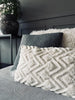 Kudde med fyllning - 30x50 cm Ljus ZigZag