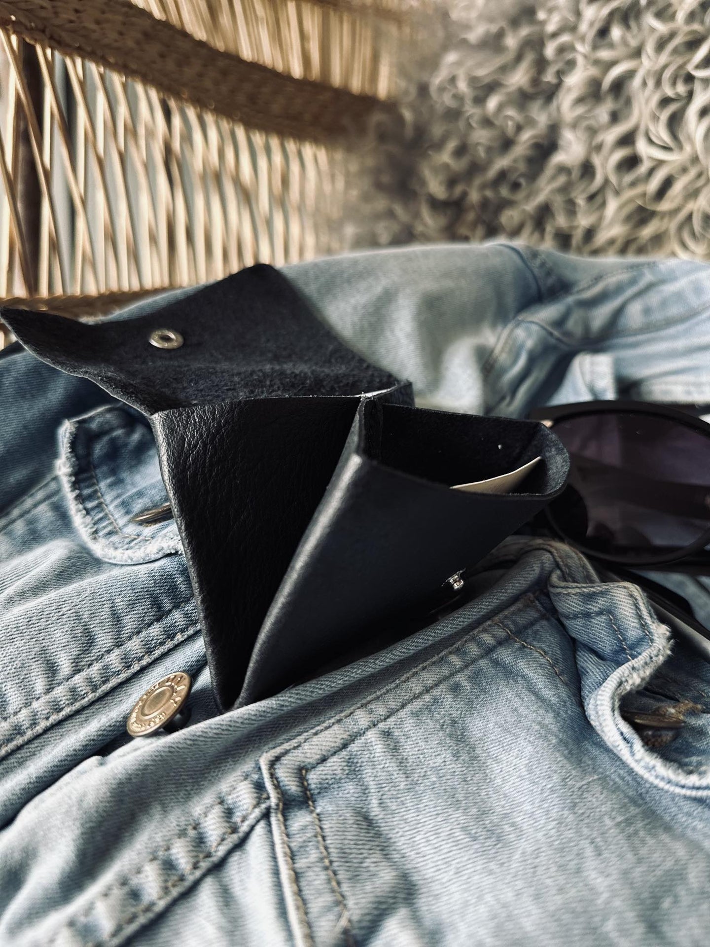 Pung Aura small Black - VIAMAJA.DK