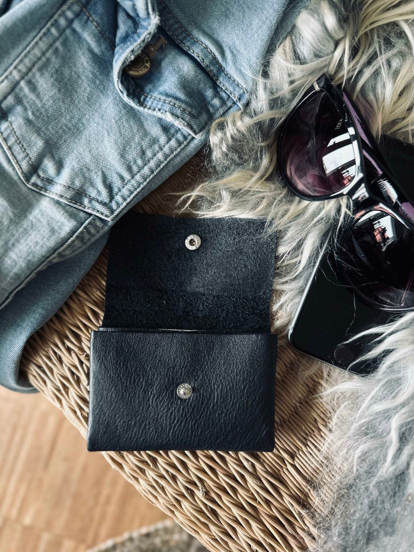 Pung Aura small Black - VIAMAJA.DK