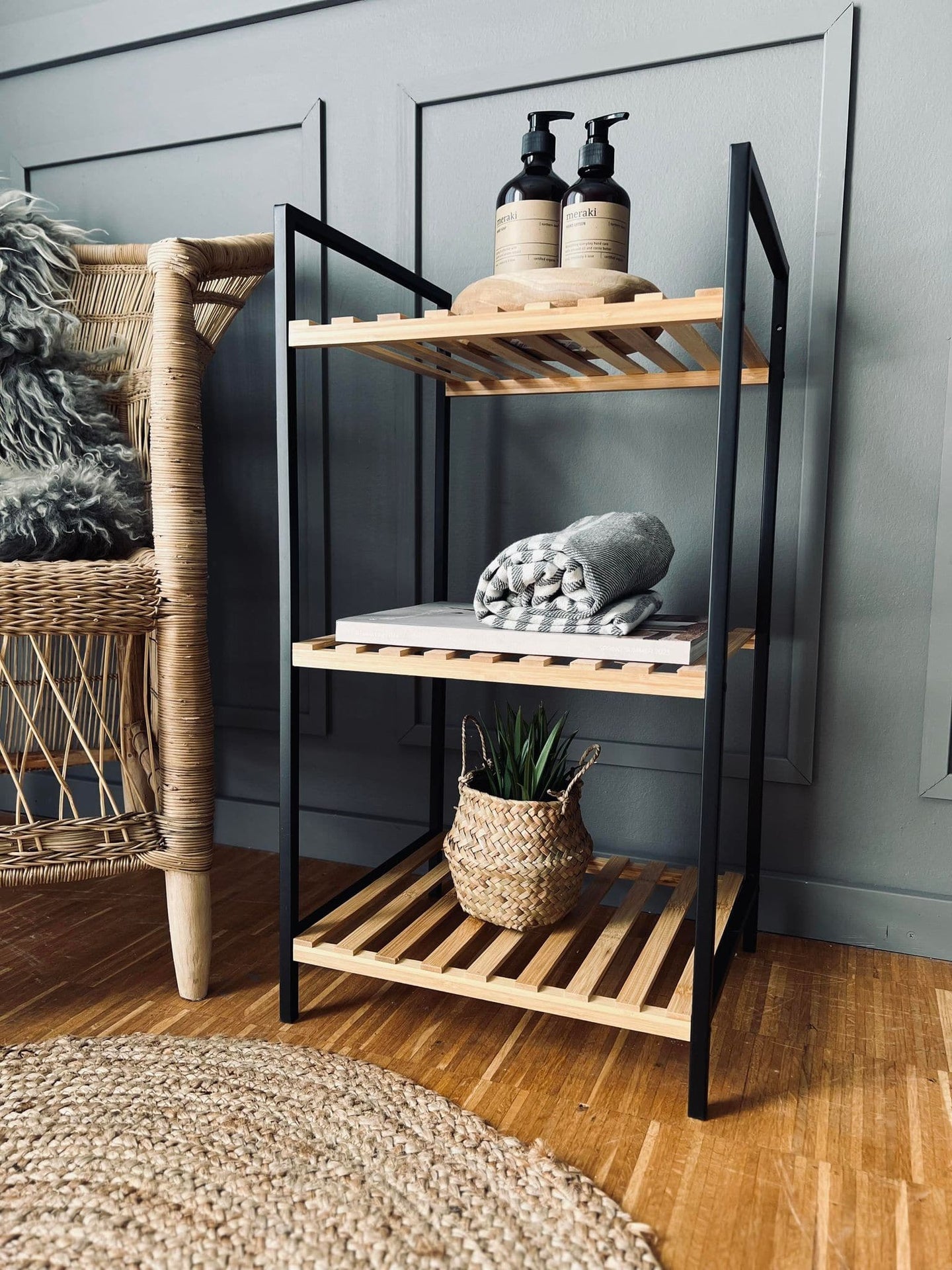 Reol i bambus og metal - VIAMAJA.DK