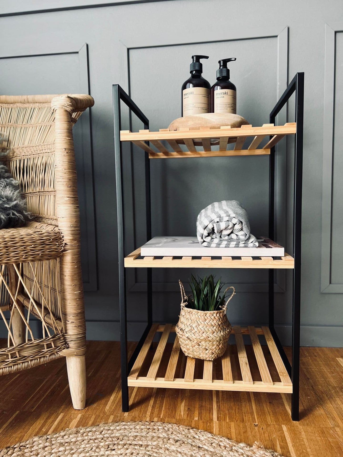 Reol i bambus og metal - VIAMAJA.DK