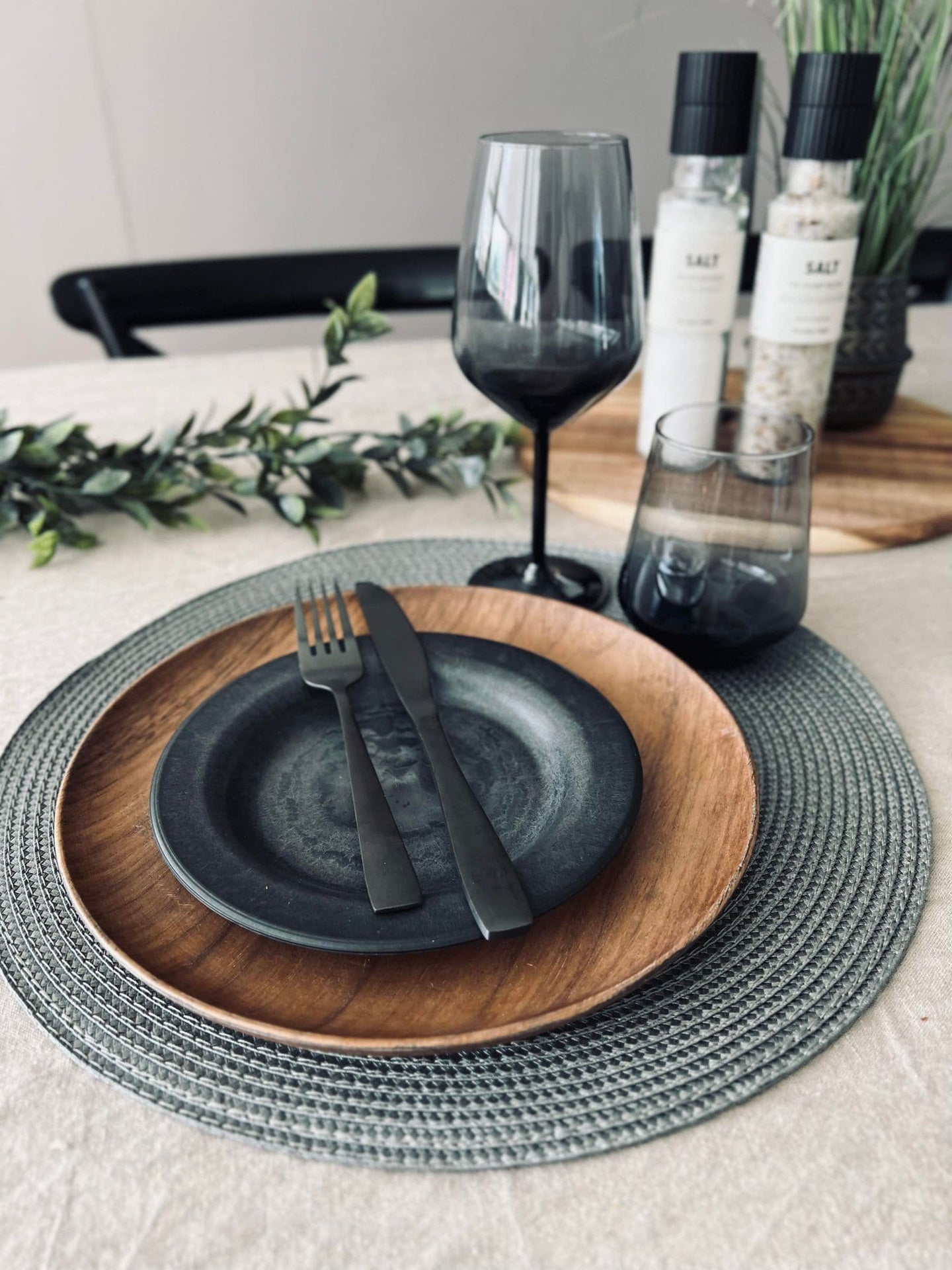 Rund dækkeserviet - Grå - VIAMAJA.DK