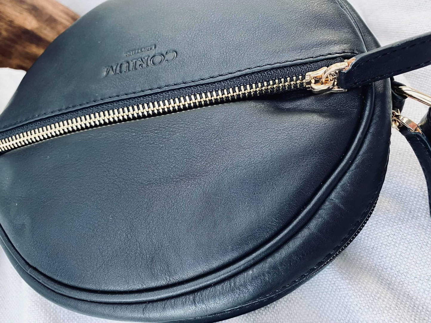 Rund skuldertaske, Sort - VIAMAJA.DK