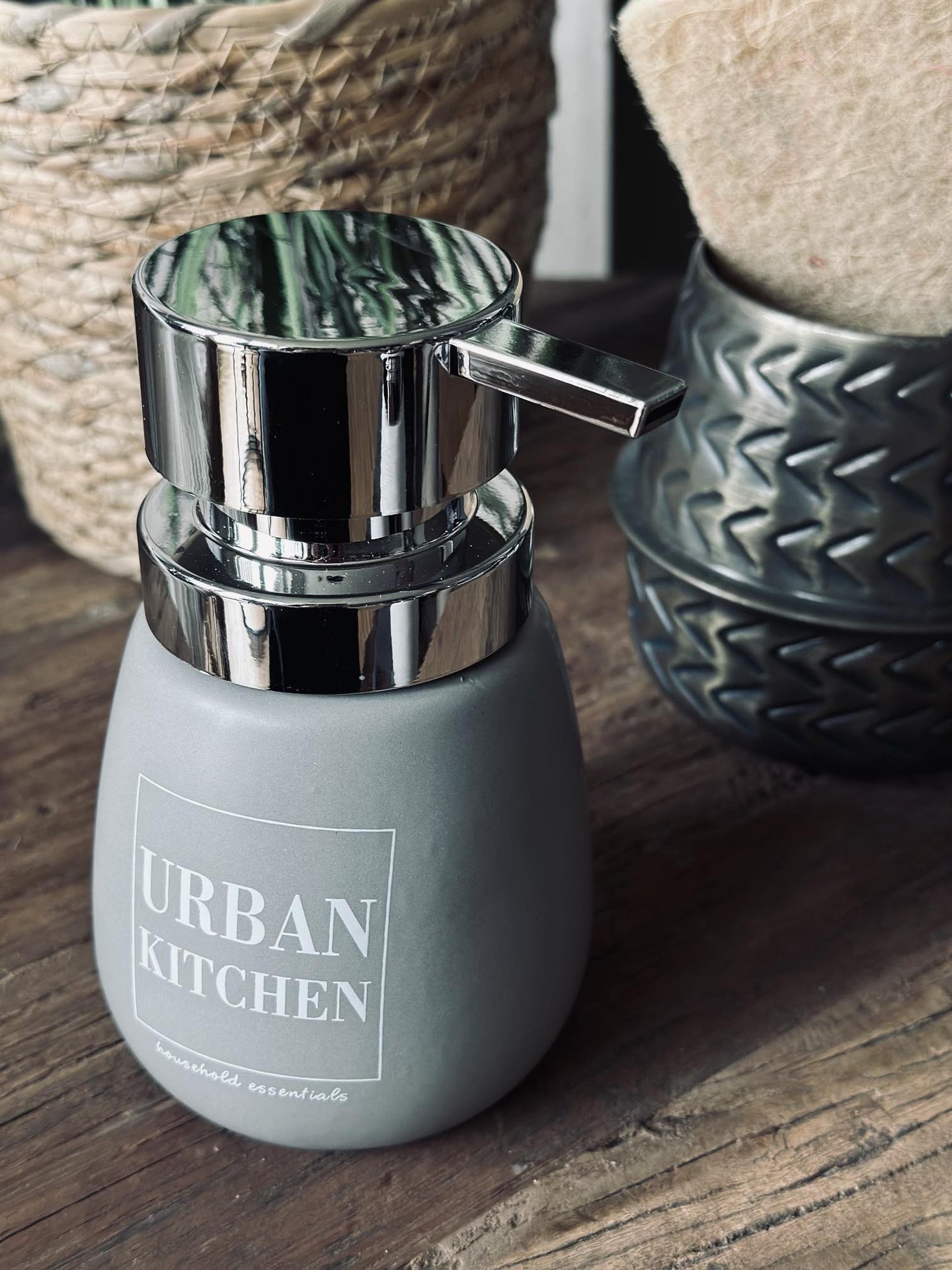 Sæbedispenser KITCHEN - Grå - VIAMAJA.DK