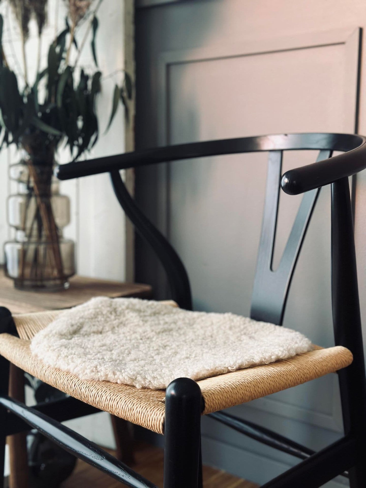 Sædeskind med tætte krøller - Sand - VIAMAJA.DK