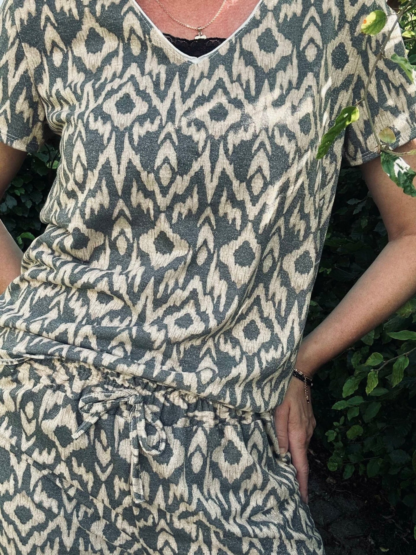 Sæt med bukser og bluse - VIAMAJA.DK