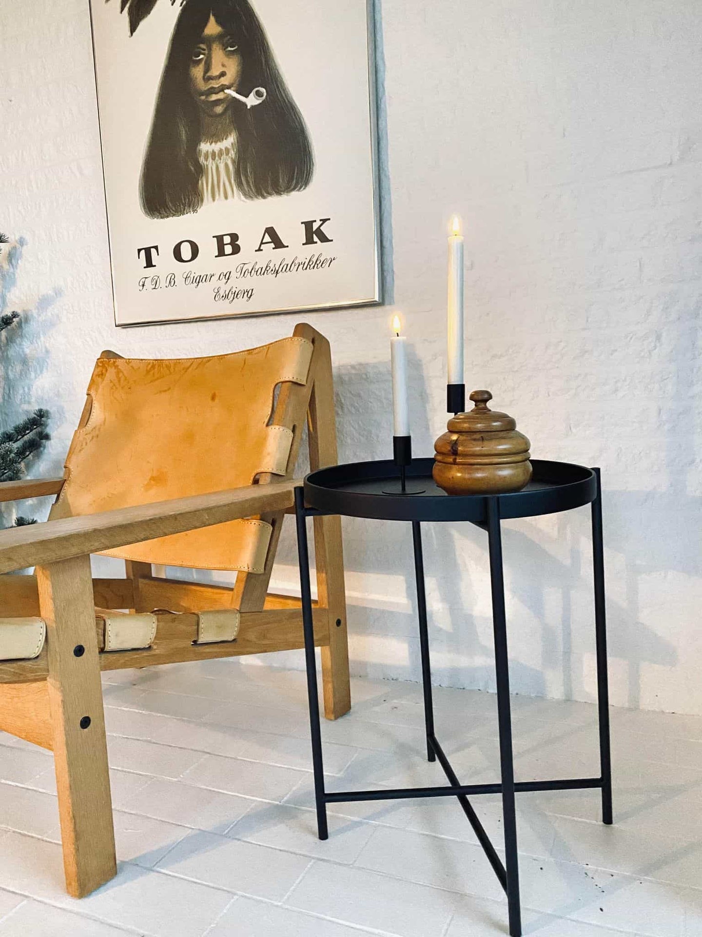 Sengebord eller sidebord i sort metal - VIAMAJA.DK