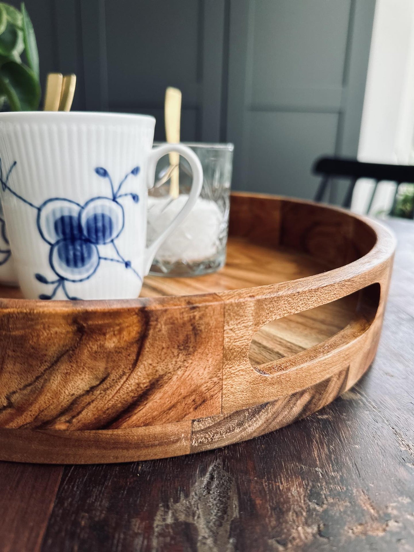 Serveringsbakke I Akacietræ - VIAMAJA.DK