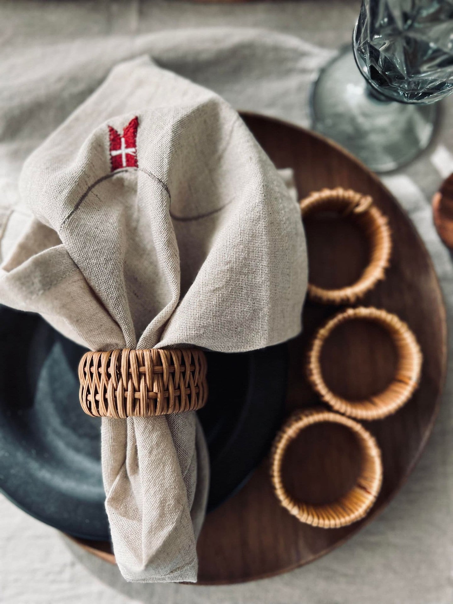 Servietring - Sæt af 4 stk i lys rattan - VIAMAJA.DK