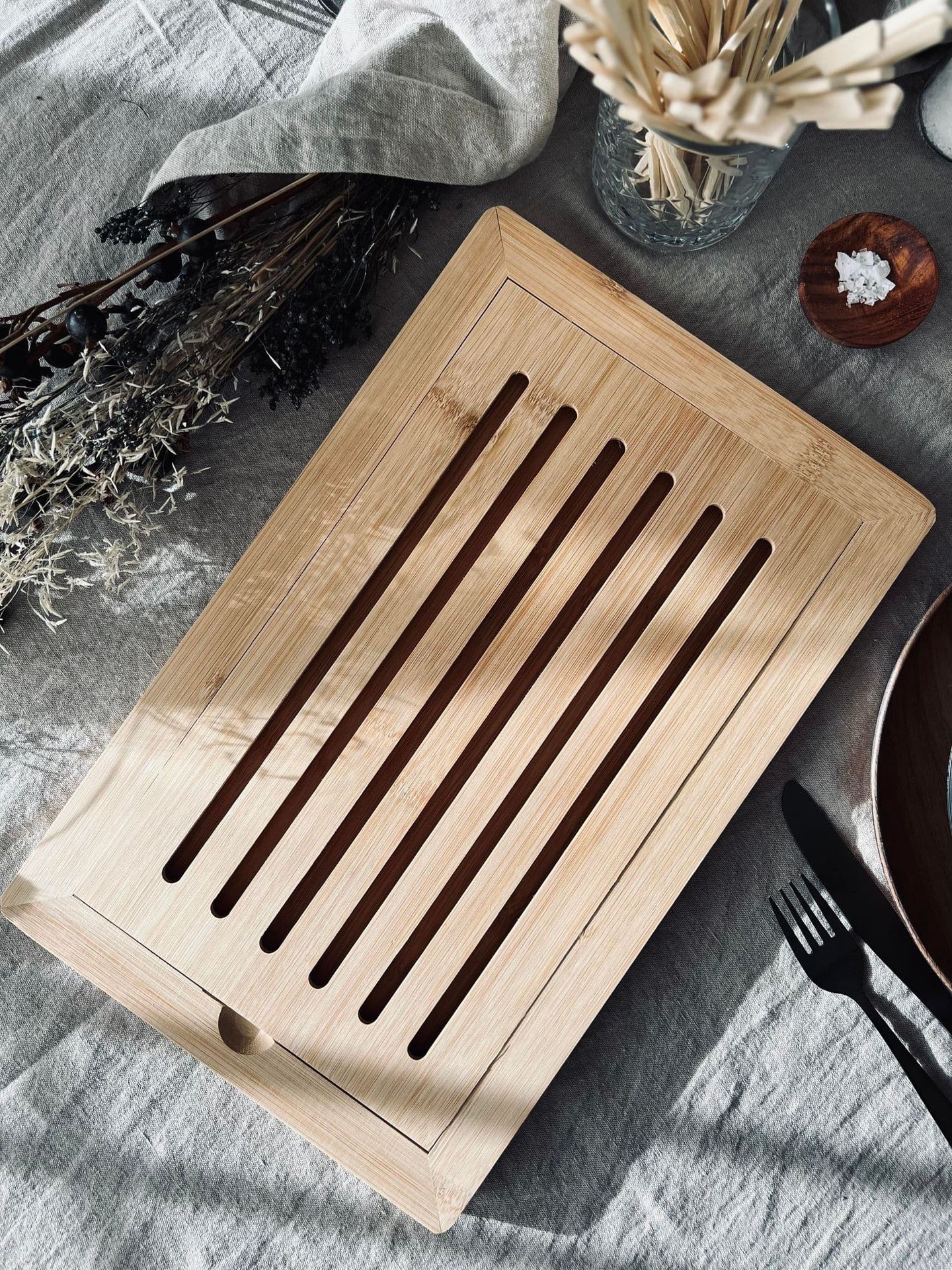 Skærebræt med krummeopsamler - VIAMAJA.DK