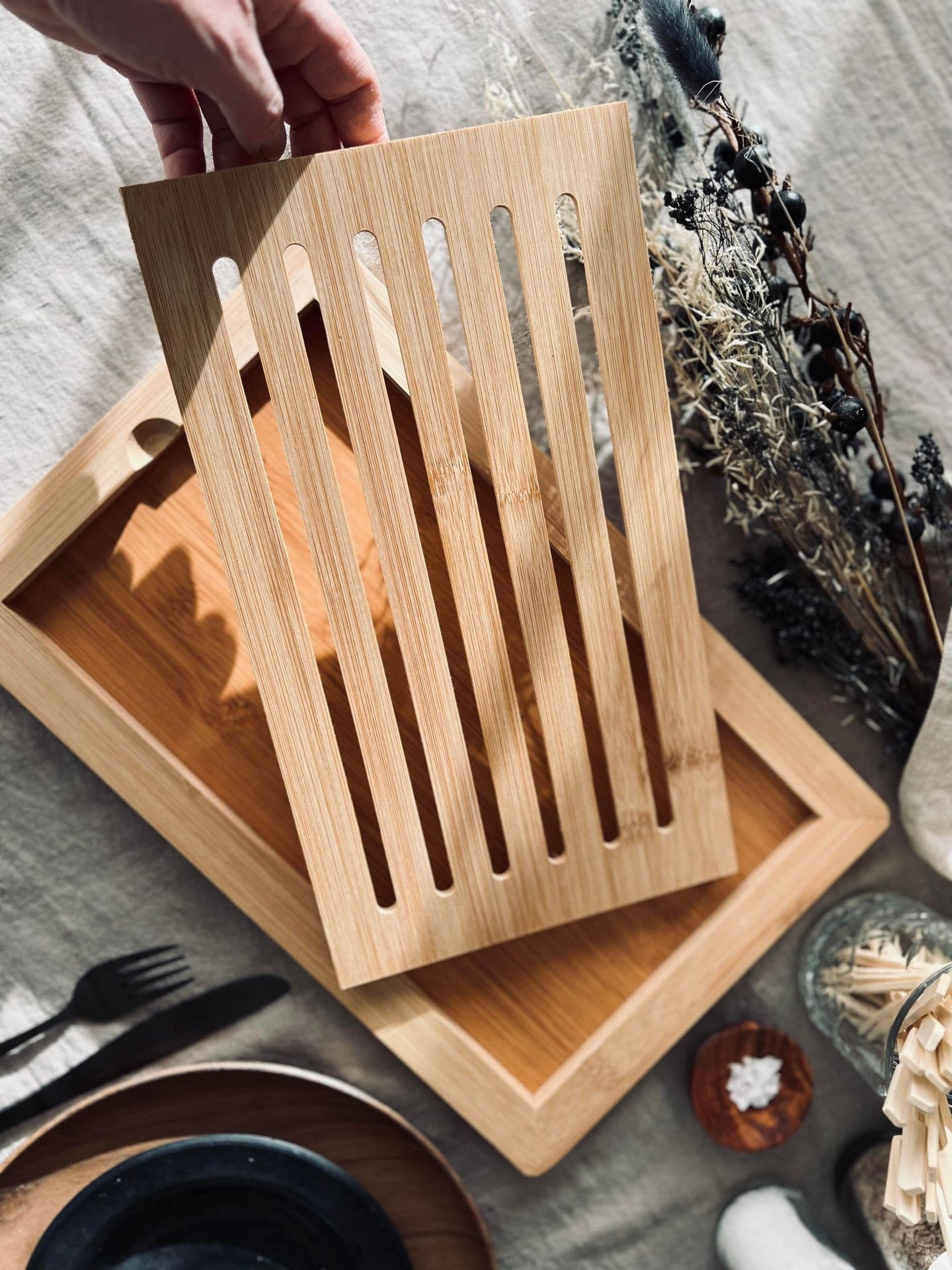 Skærebræt med krummeopsamler - VIAMAJA.DK