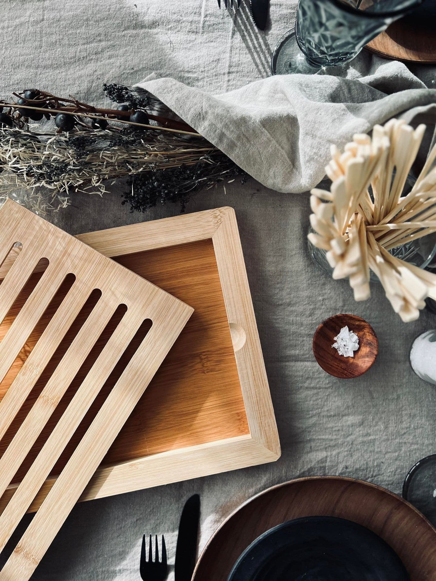 Skærebræt med krummeopsamler - VIAMAJA.DK