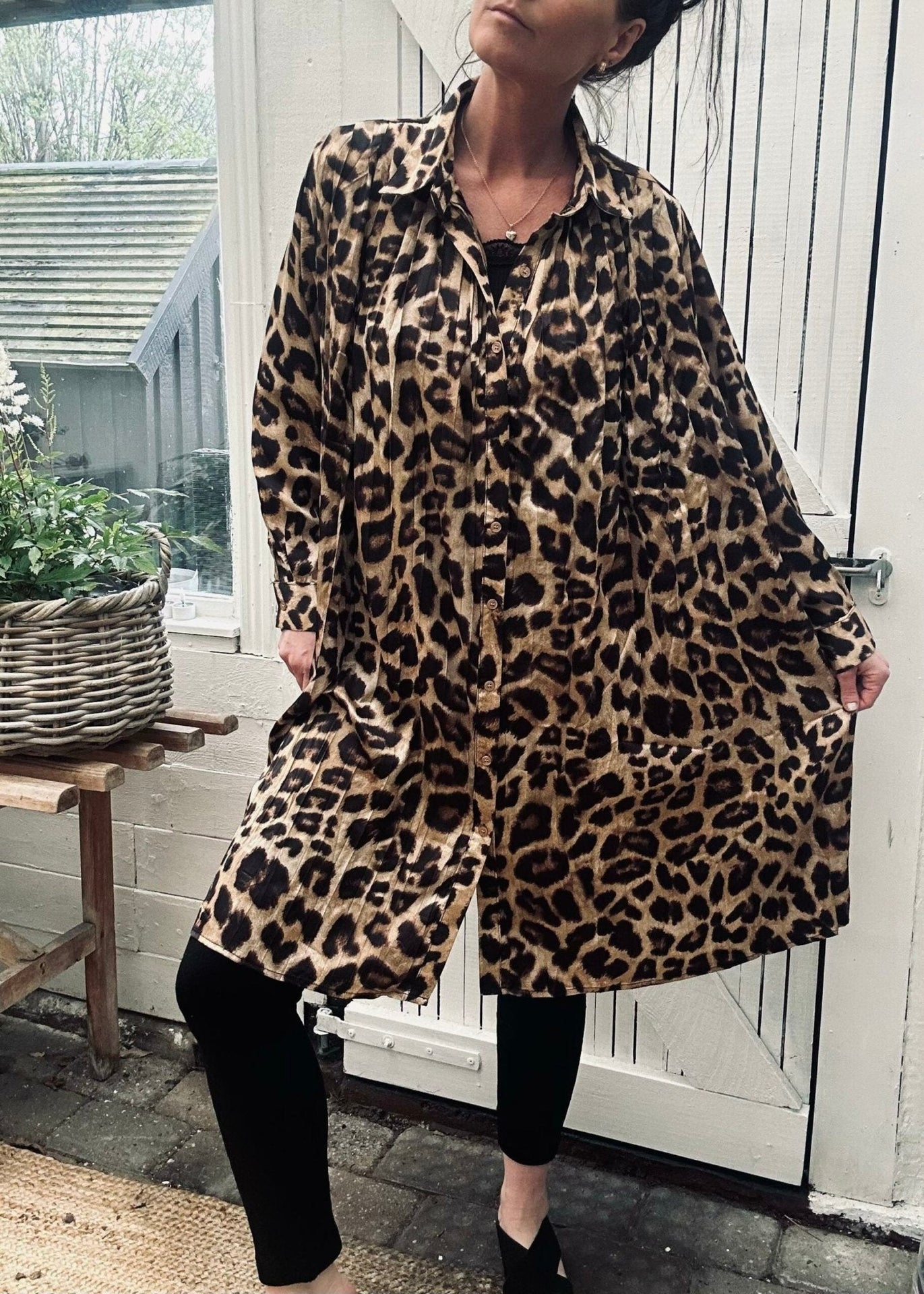 Skjortekjole Leopard - VIAMAJA.DK