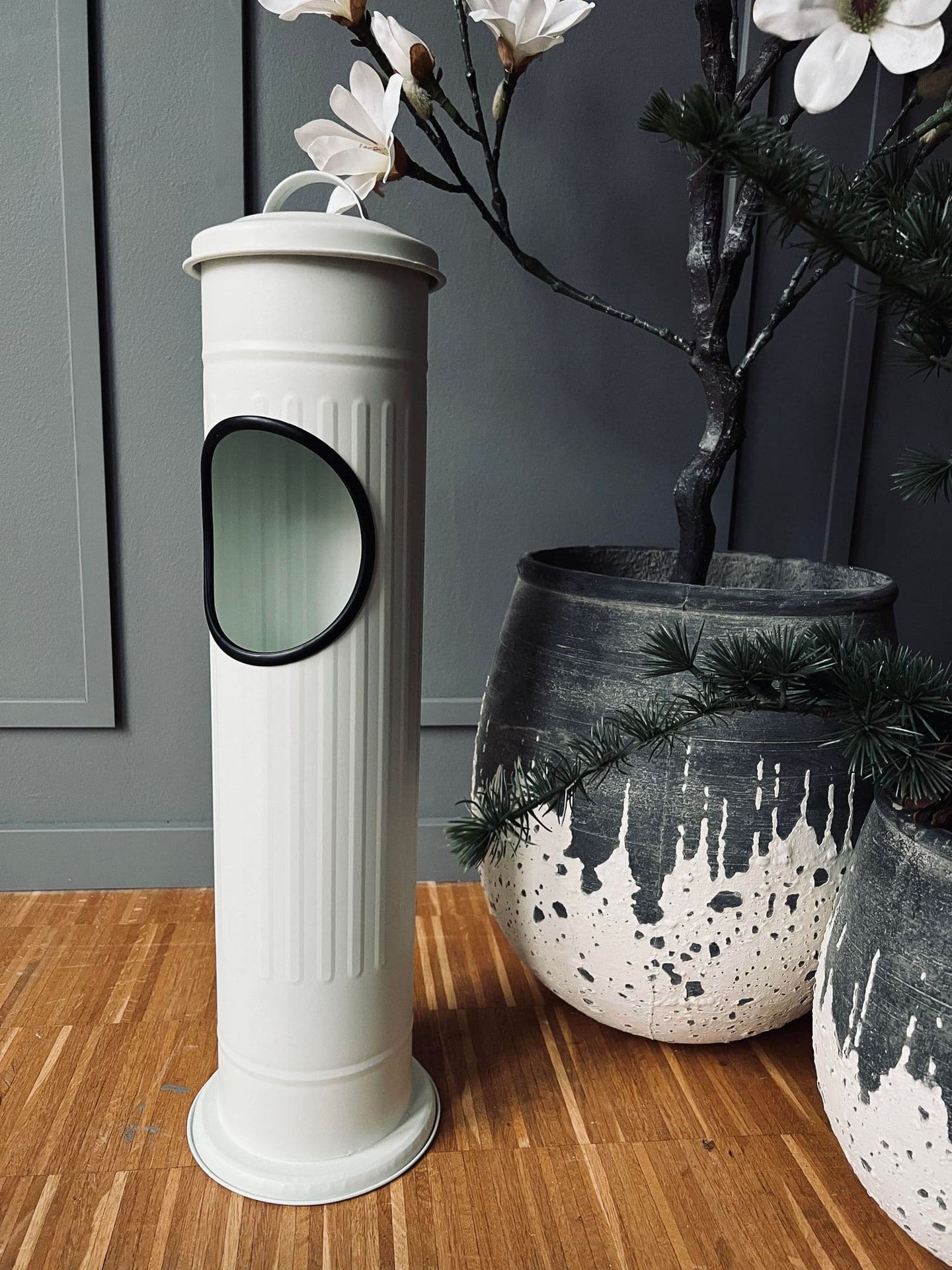 Skraldespand / Askebægre - Hvid metal - VIAMAJA.DK