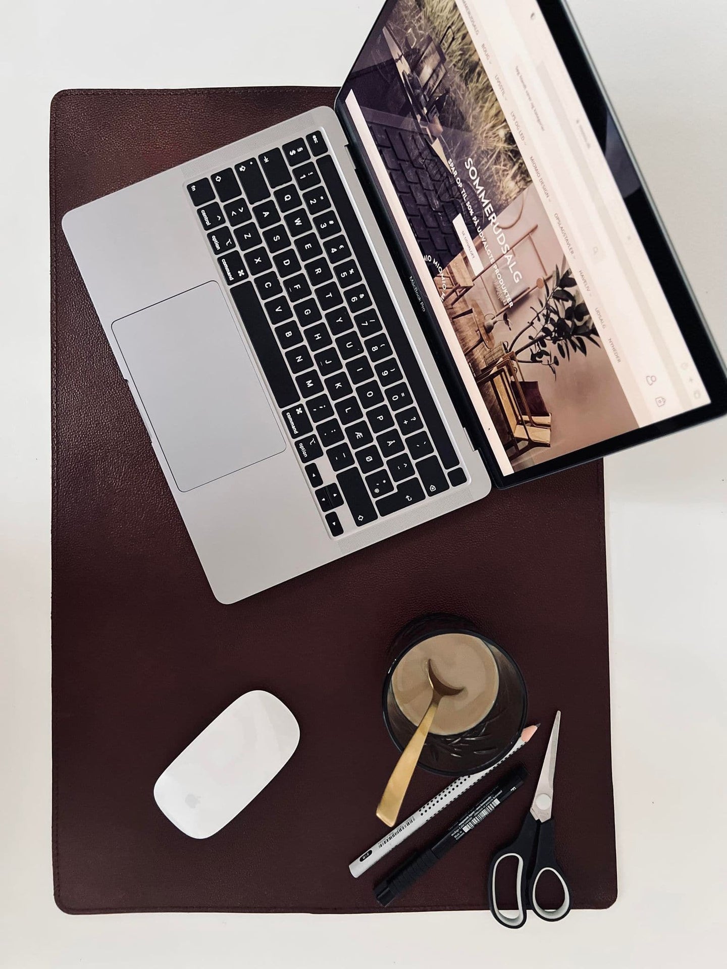 Skriveunderlag 40x60cm - Valnød bøffellæder - VIAMAJA.DK