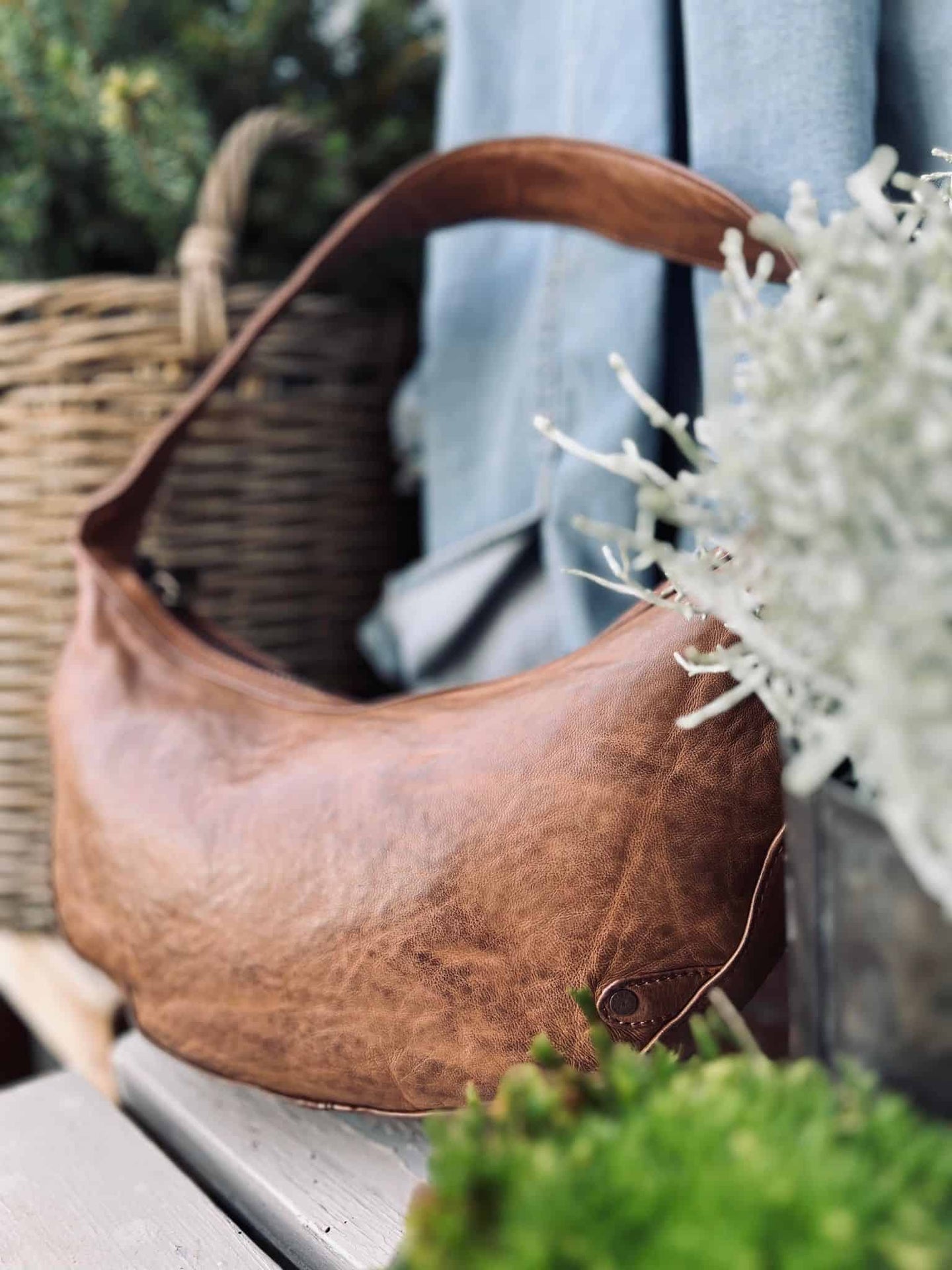 Skuldertaske CELIA Chestnut – blød og kraftig - VIAMAJA.DK
