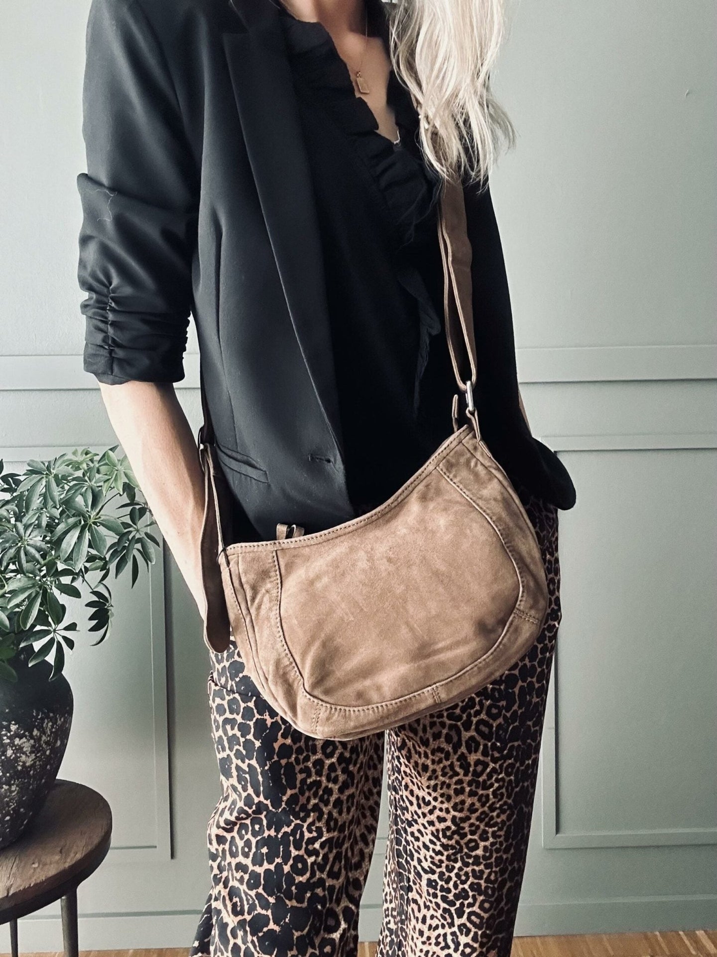 Skuldertaske Dark sand leather - VIAMAJA.DK