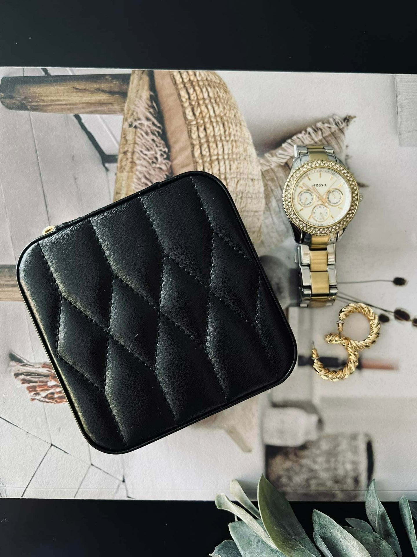 Smykkebox i sort og guld - Quilt - VIAMAJA.DK