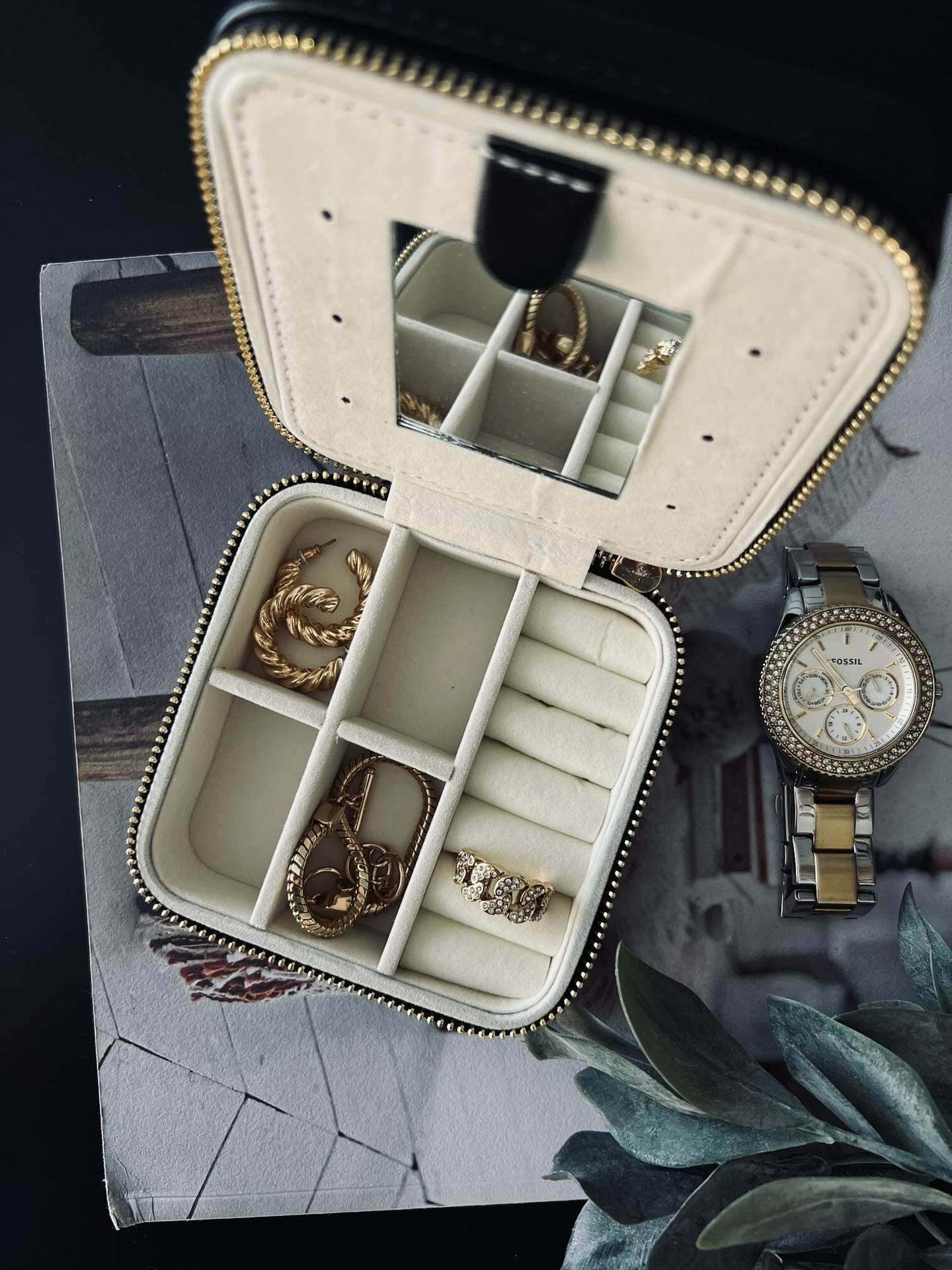 Smykkebox i sort og guld - Quilt - VIAMAJA.DK