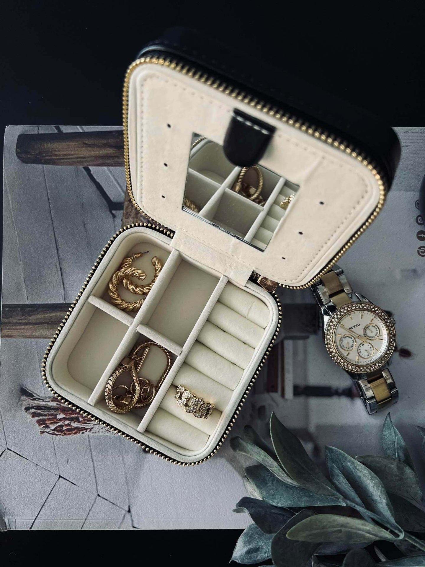 Smykkebox i sort og guld - Quilt - VIAMAJA.DK