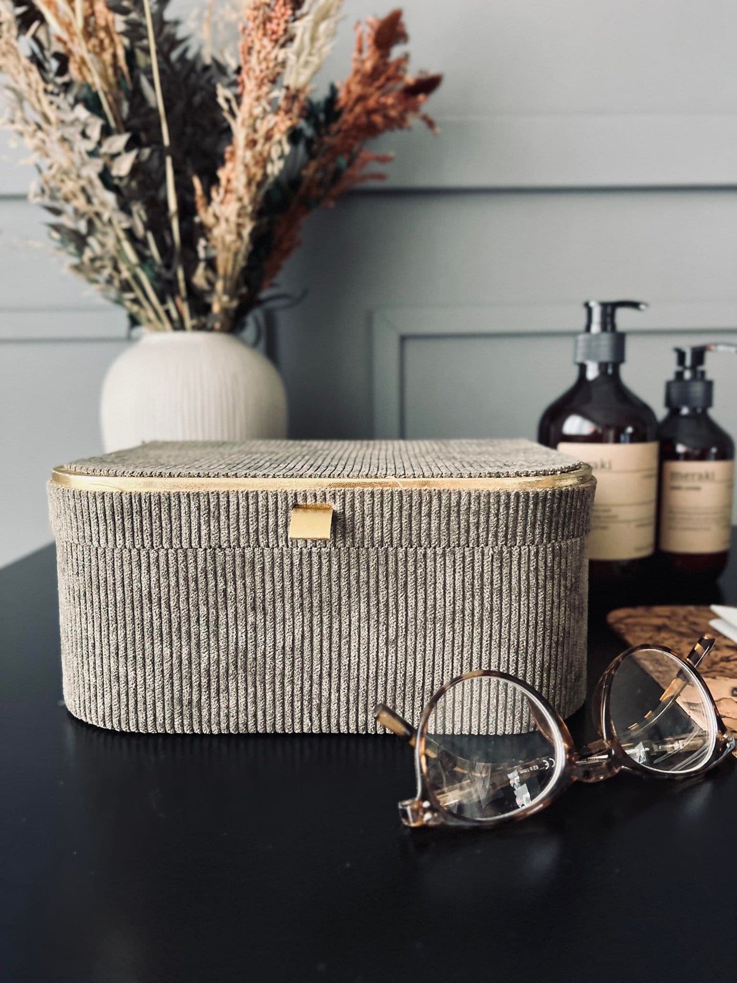 Smykkebox - Taupe med guld - VIAMAJA.DK