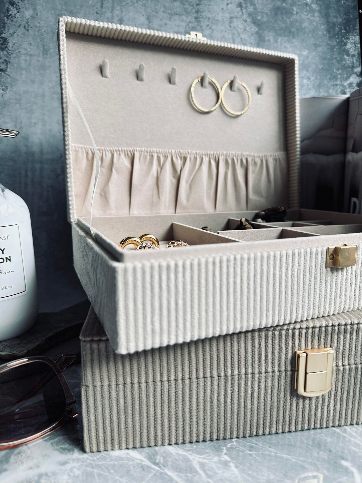 Smykkeskrin Norma Lys beige - VIAMAJA.DK