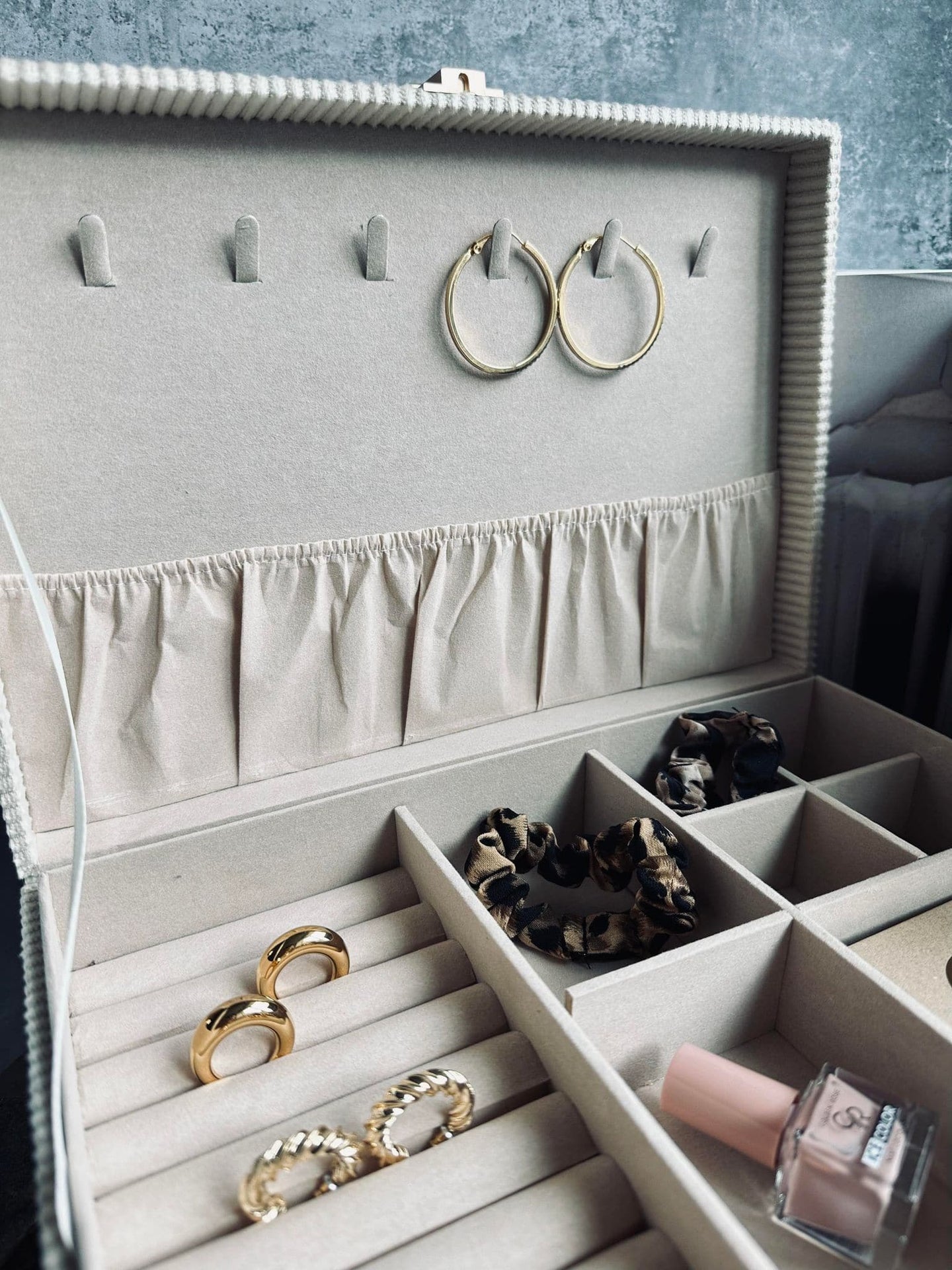 Smykkeskrin Norma Lys beige - VIAMAJA.DK