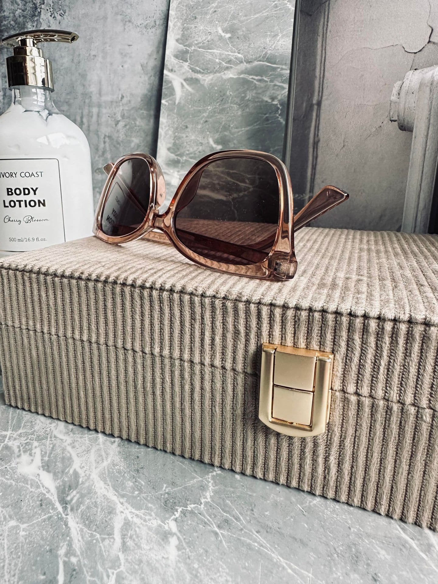 Smykkeskrin Norma Mørk beige - VIAMAJA.DK