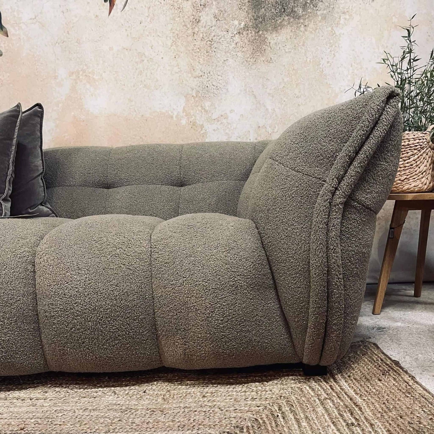 Sofa 3 personers i cool design - AFHENTER TILBUD - VIAMAJA.DK