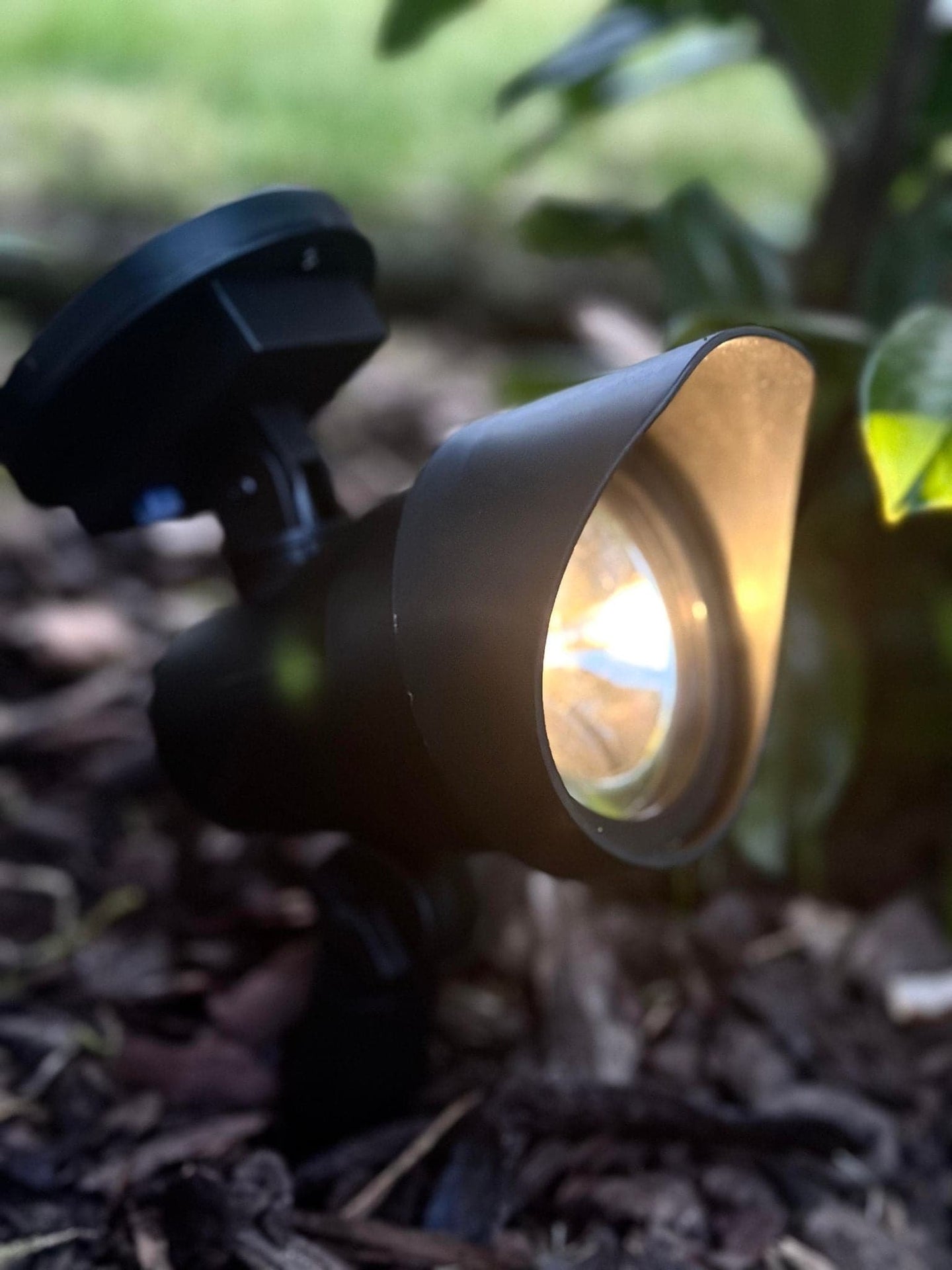 Solcelle lampe med jordspyd - Justerbar - VIAMAJA.DK