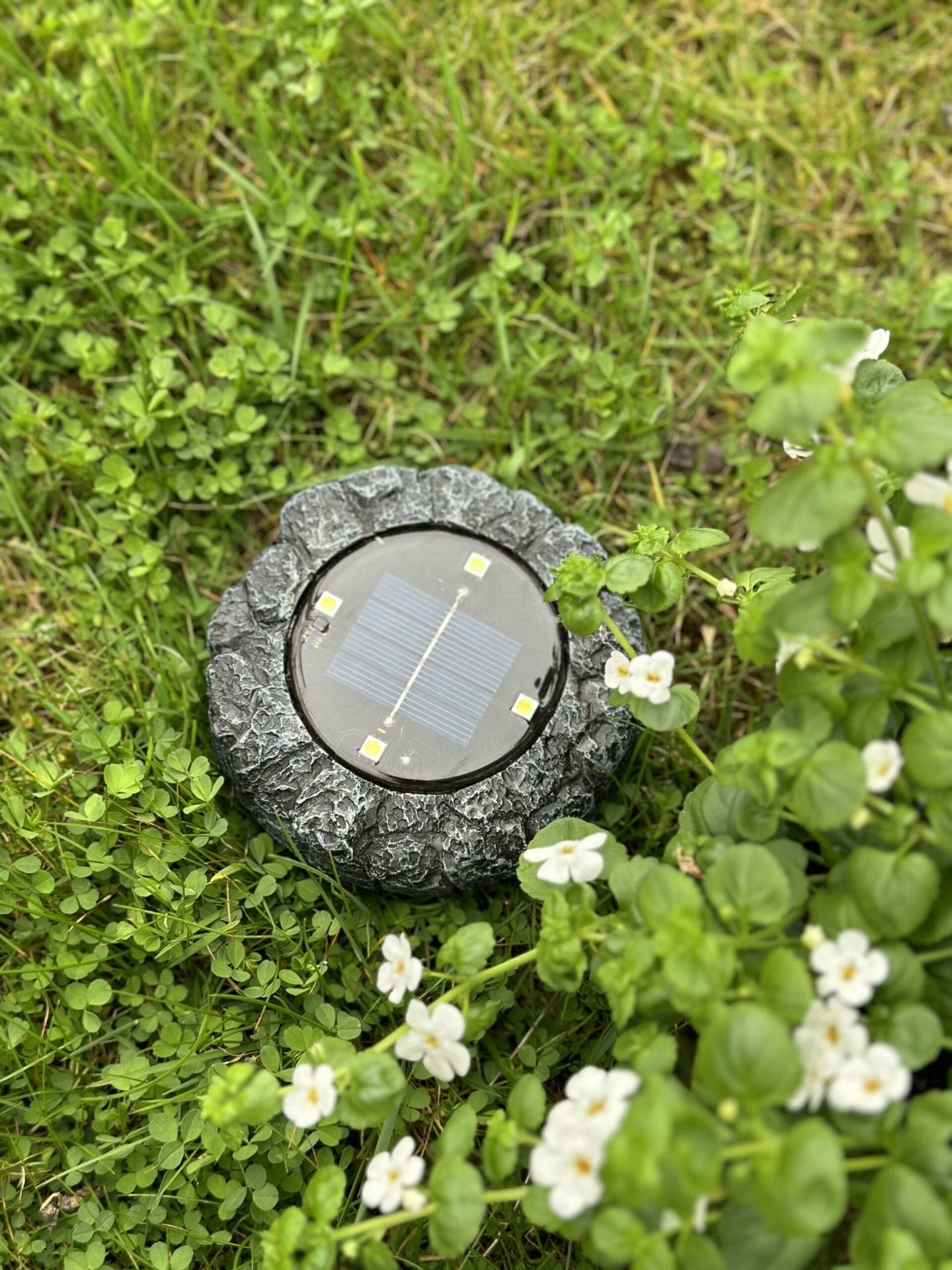 Solcelle spotlys stonelook - VIAMAJA.DK