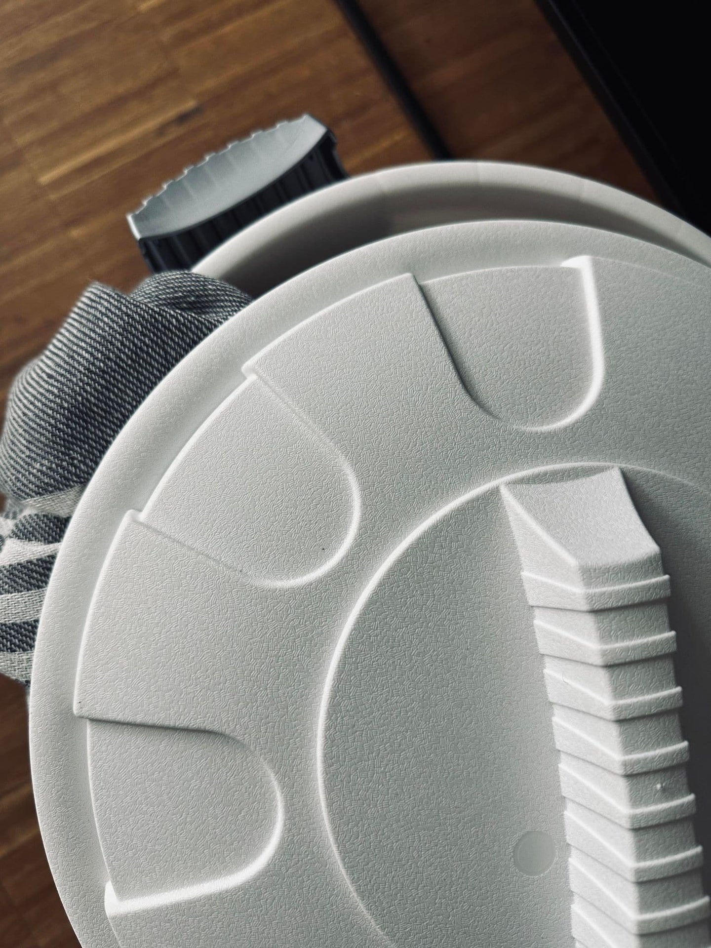 Spand med låg til opbevaring - Hvid - VIAMAJA.DK