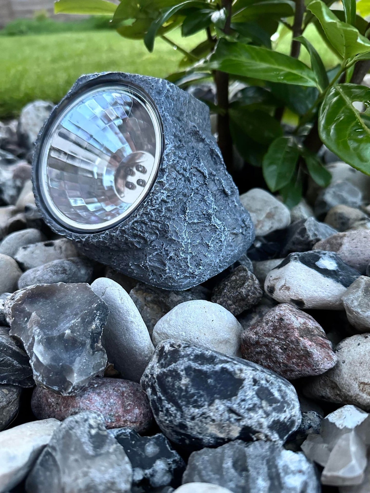 Stone med solceller - Grå - VIAMAJA.DK