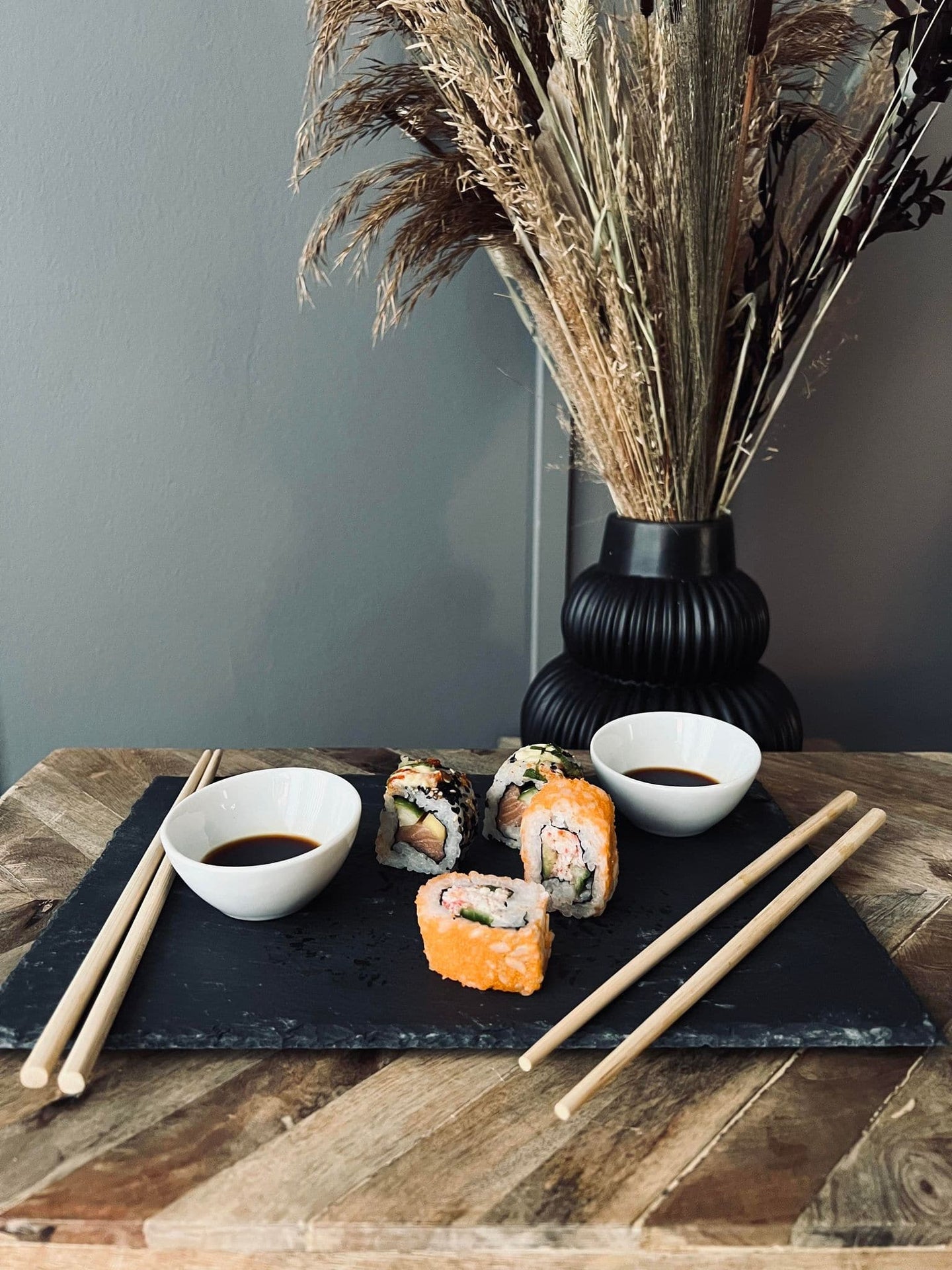 Sushi sæt til 2 personer - VIAMAJA.DK