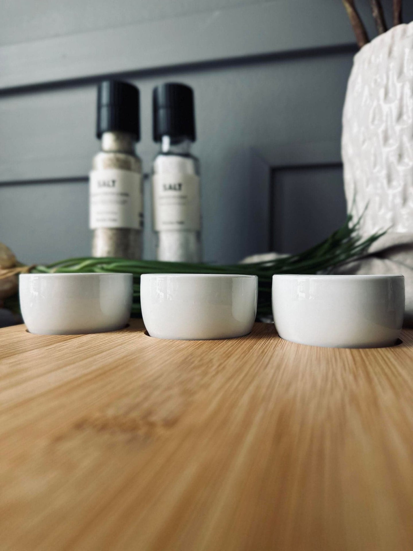 Sushi / tapas sæt m. Skåle og skærebræt - VIAMAJA.DK