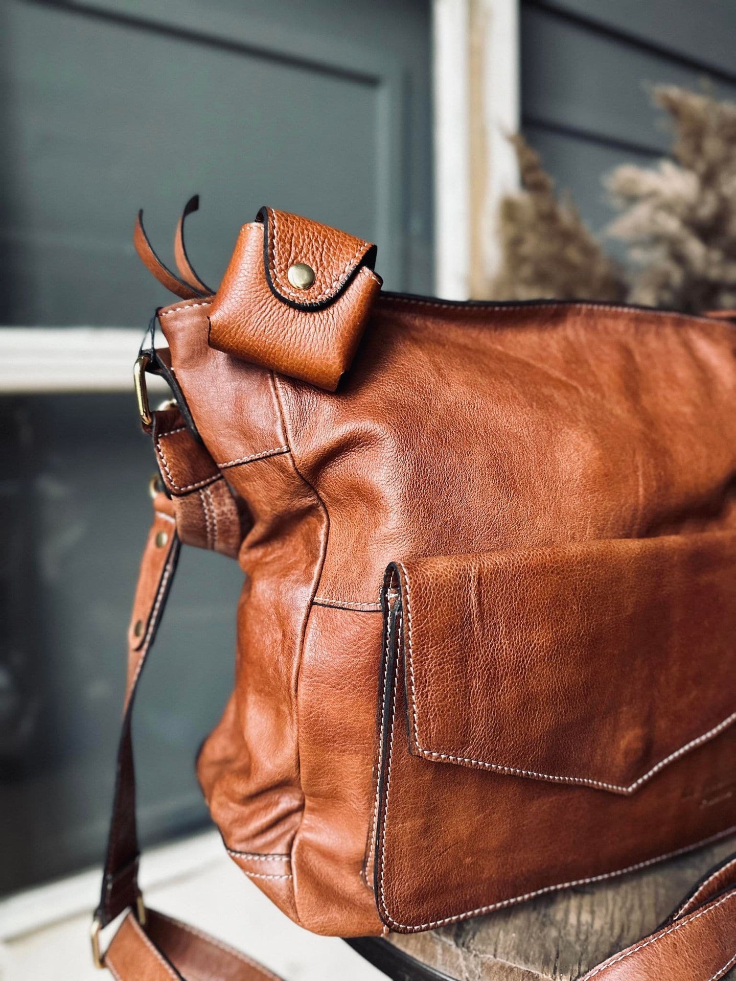 Taske m. lomme på front - Walnut / Gold - VIAMAJA.DK