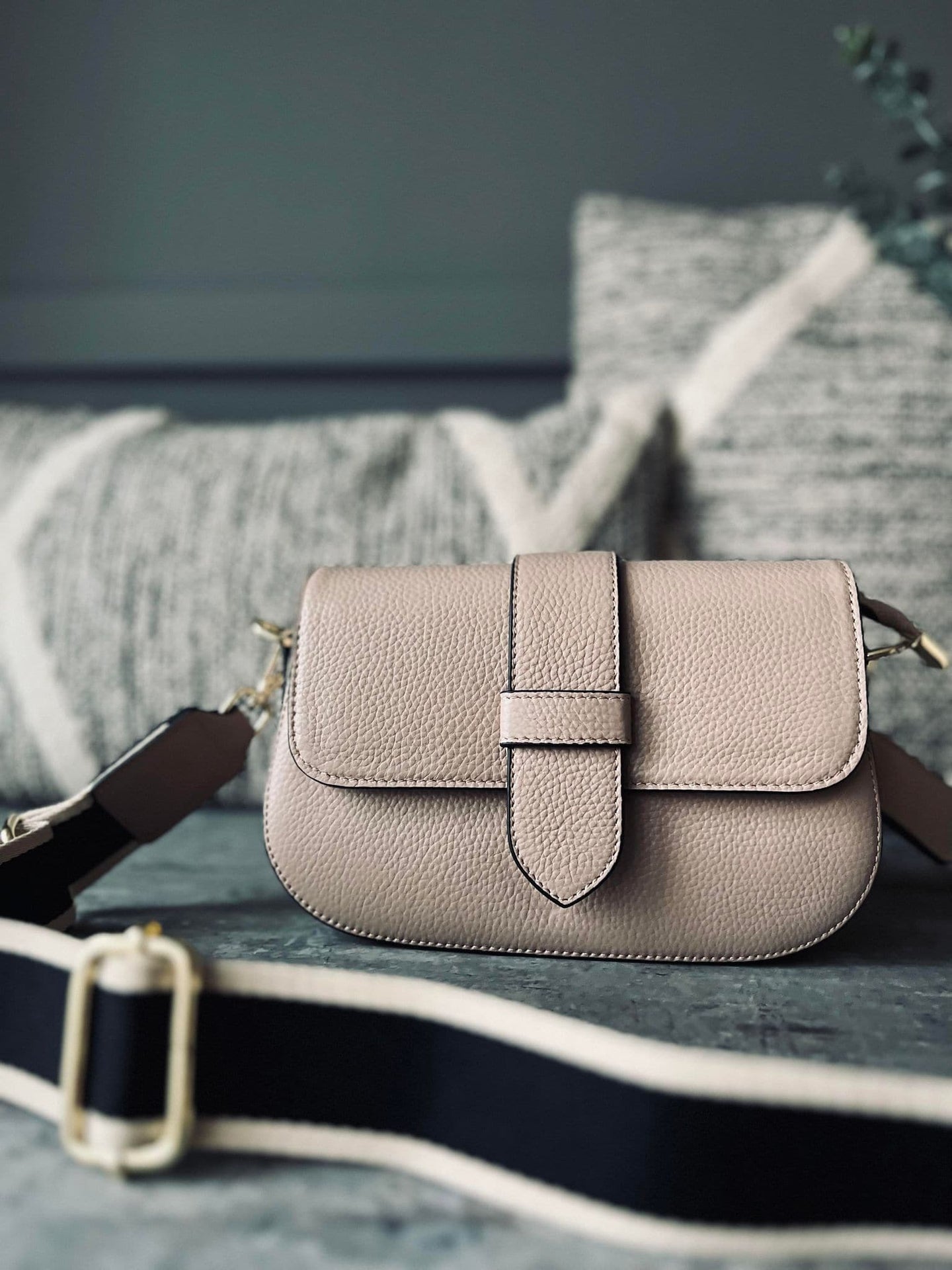 Taske NIMA med lux rem - Beige læder - VIAMAJA.DK