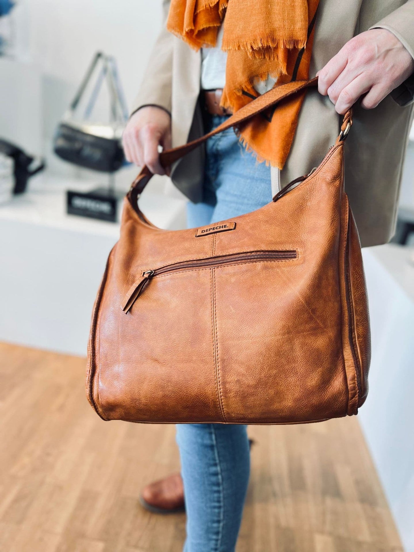 Taske - Unik cognac flet mønster - Lang rem medfølger - VIAMAJA.DK