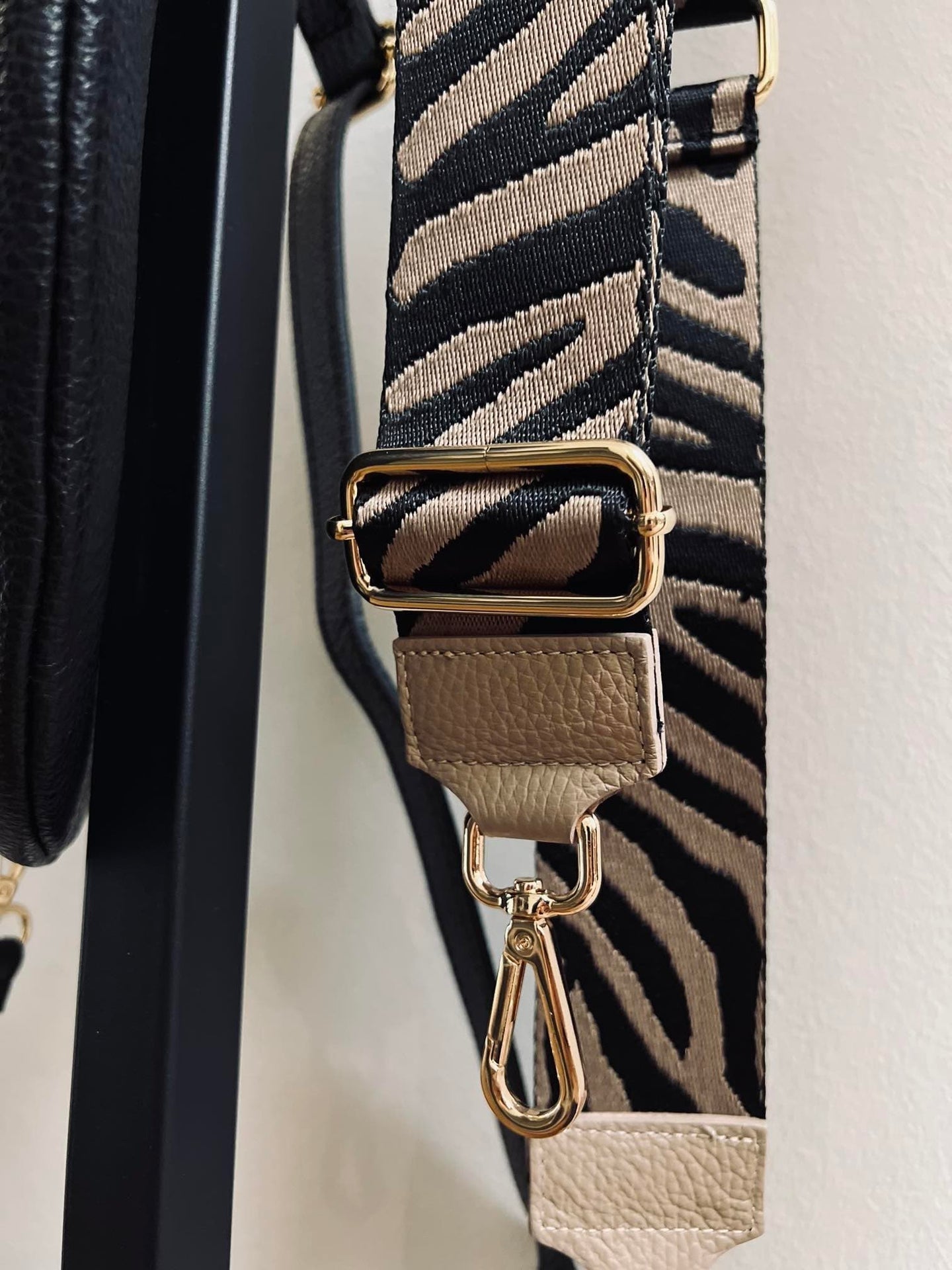 Taskerem - Taupe / Black - VIAMAJA.DK