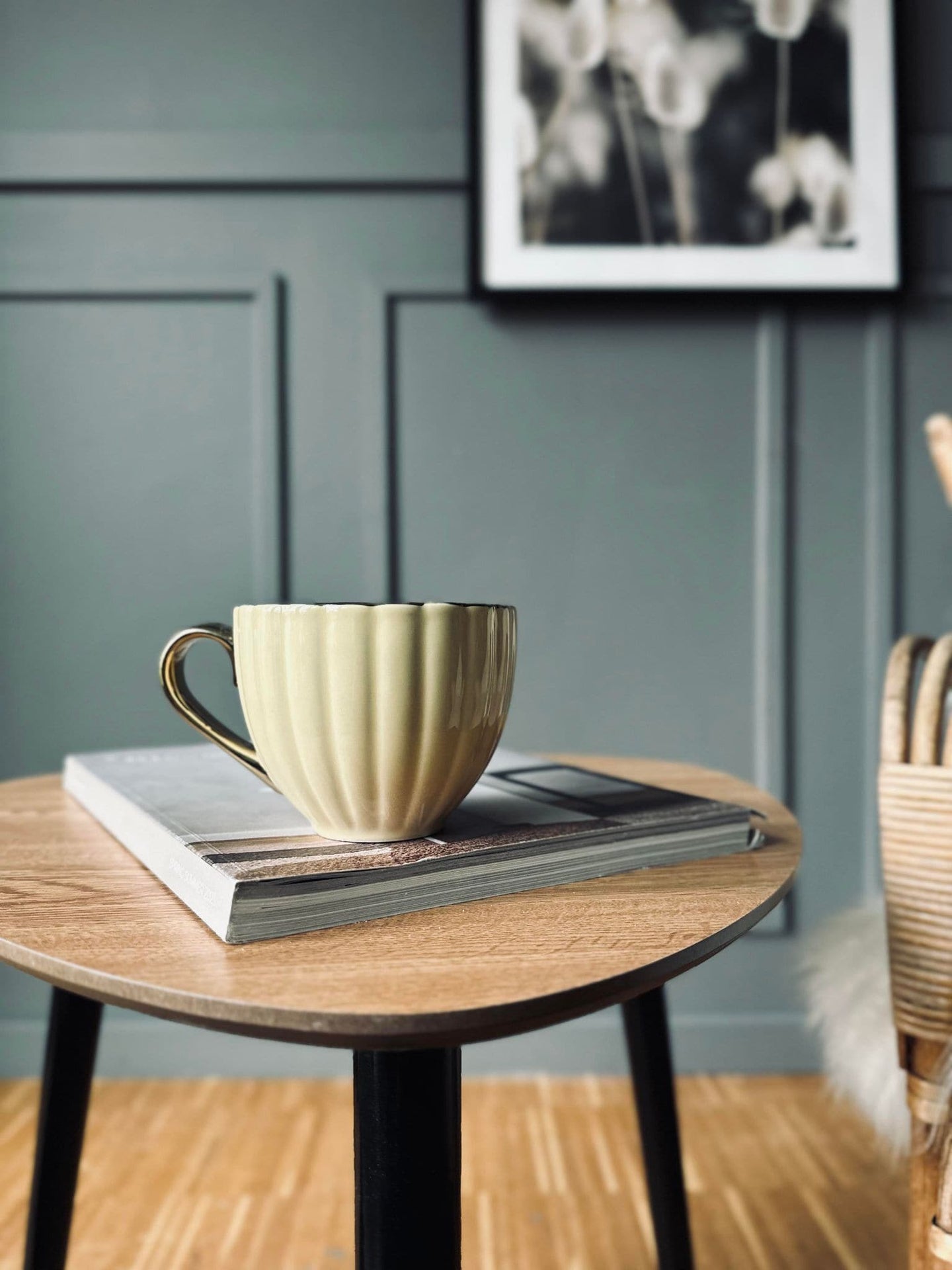 Tekop med guld hank – Gul - VIAMAJA.DK