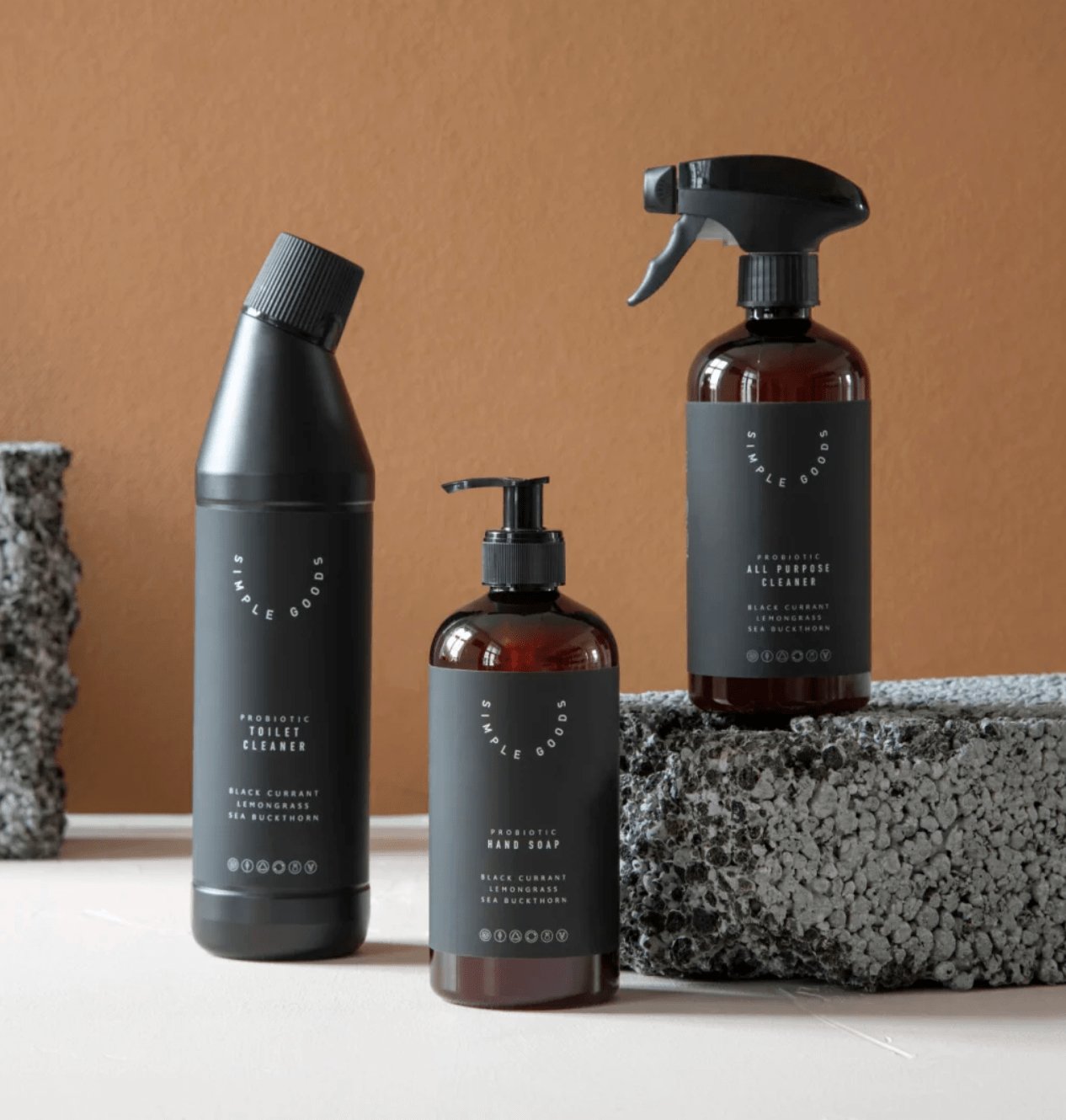 Toiletrens Lemongrass/Black Currant 750 ml – Simple Goods - VIAMAJA.DK