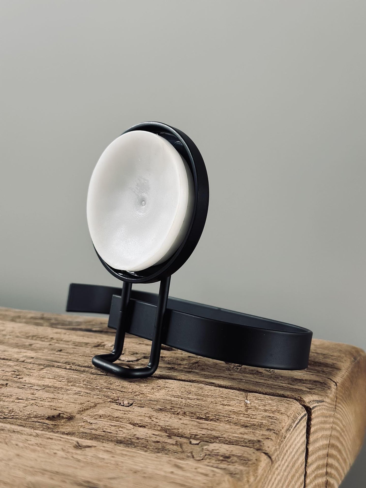 Toiletrulleholder med sugekopper - VIAMAJA.DK