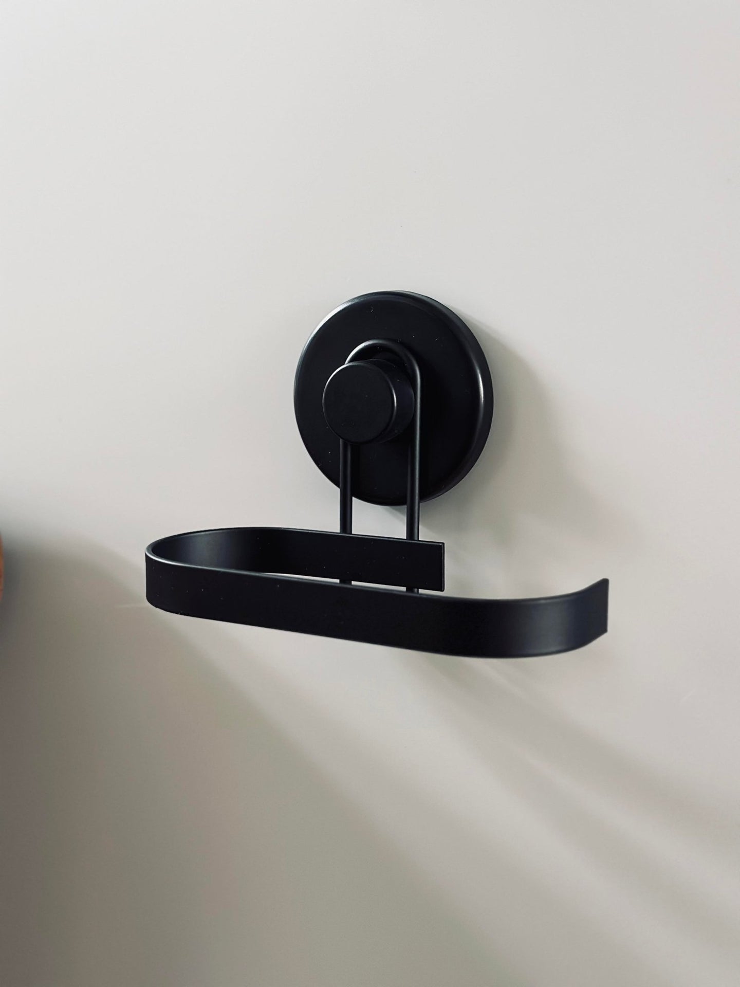 Toiletrulleholder med sugekopper - VIAMAJA.DK