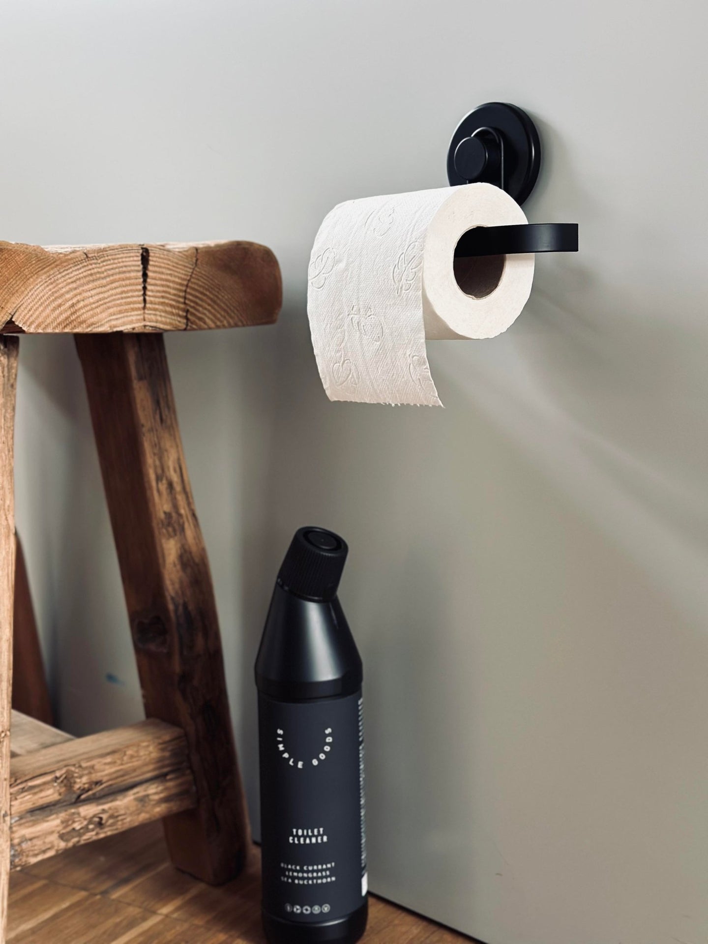 Toiletrulleholder med sugekopper - VIAMAJA.DK